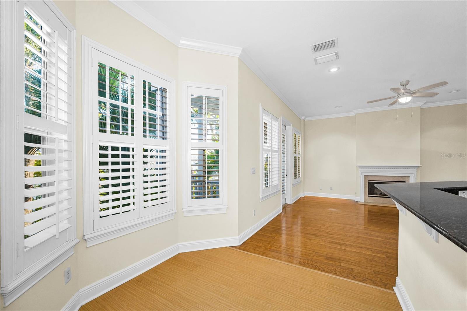 924 HEMINGWAY CIRCLE