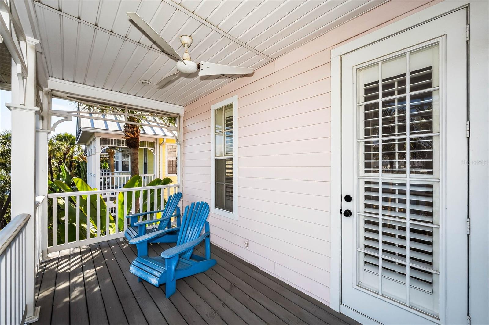 924 HEMINGWAY CIRCLE