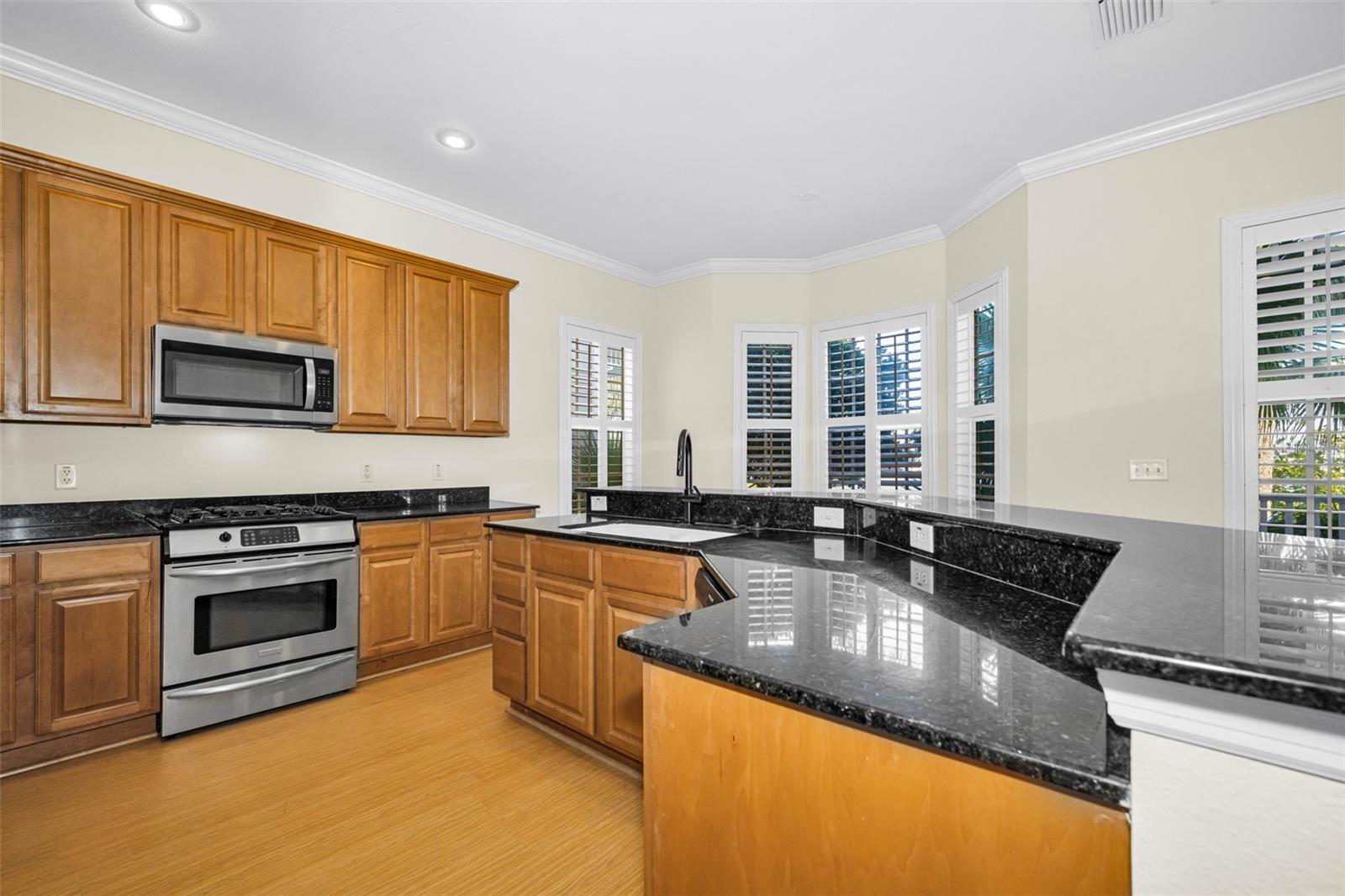 924 HEMINGWAY CIRCLE