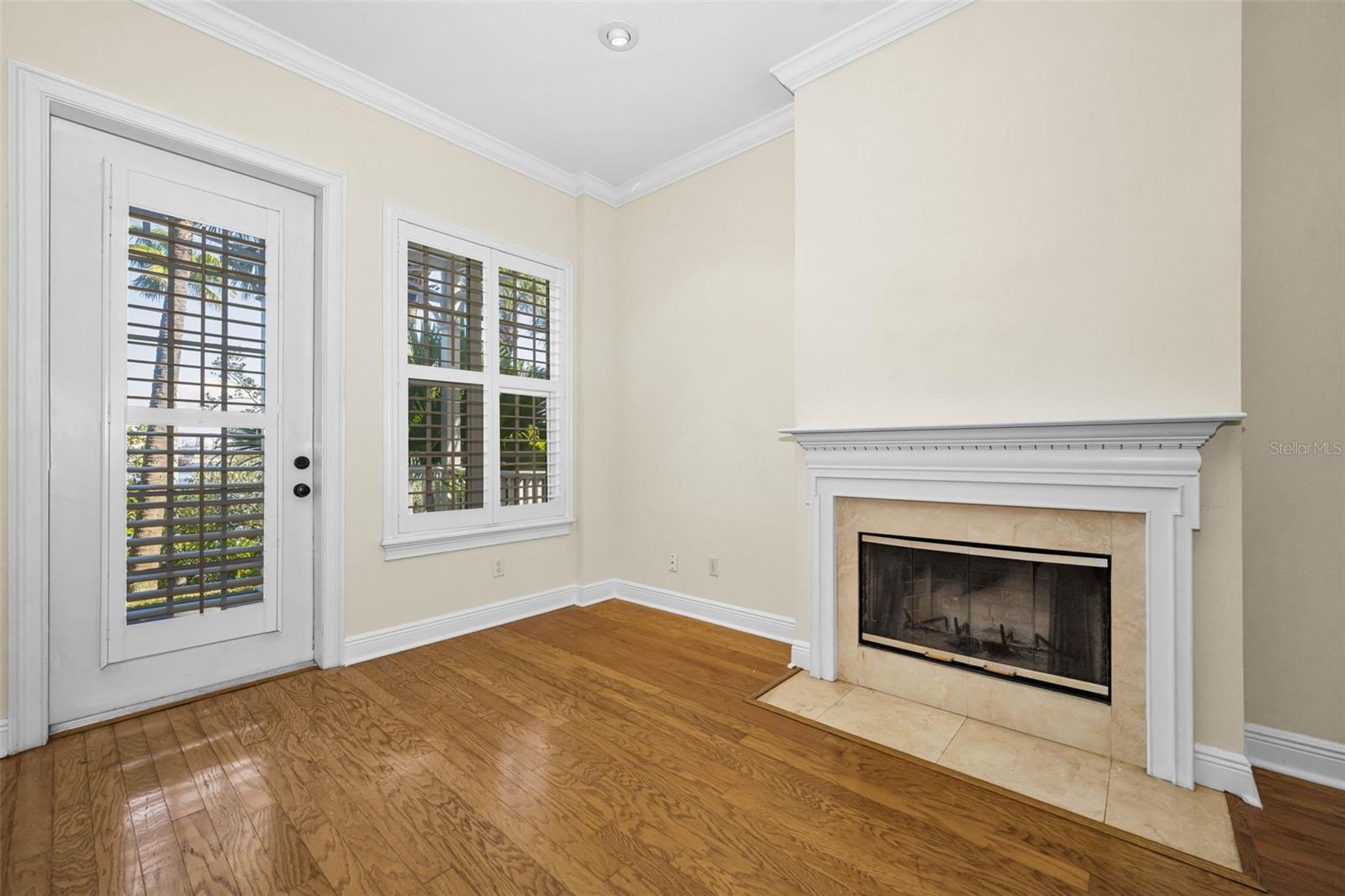 924 HEMINGWAY CIRCLE