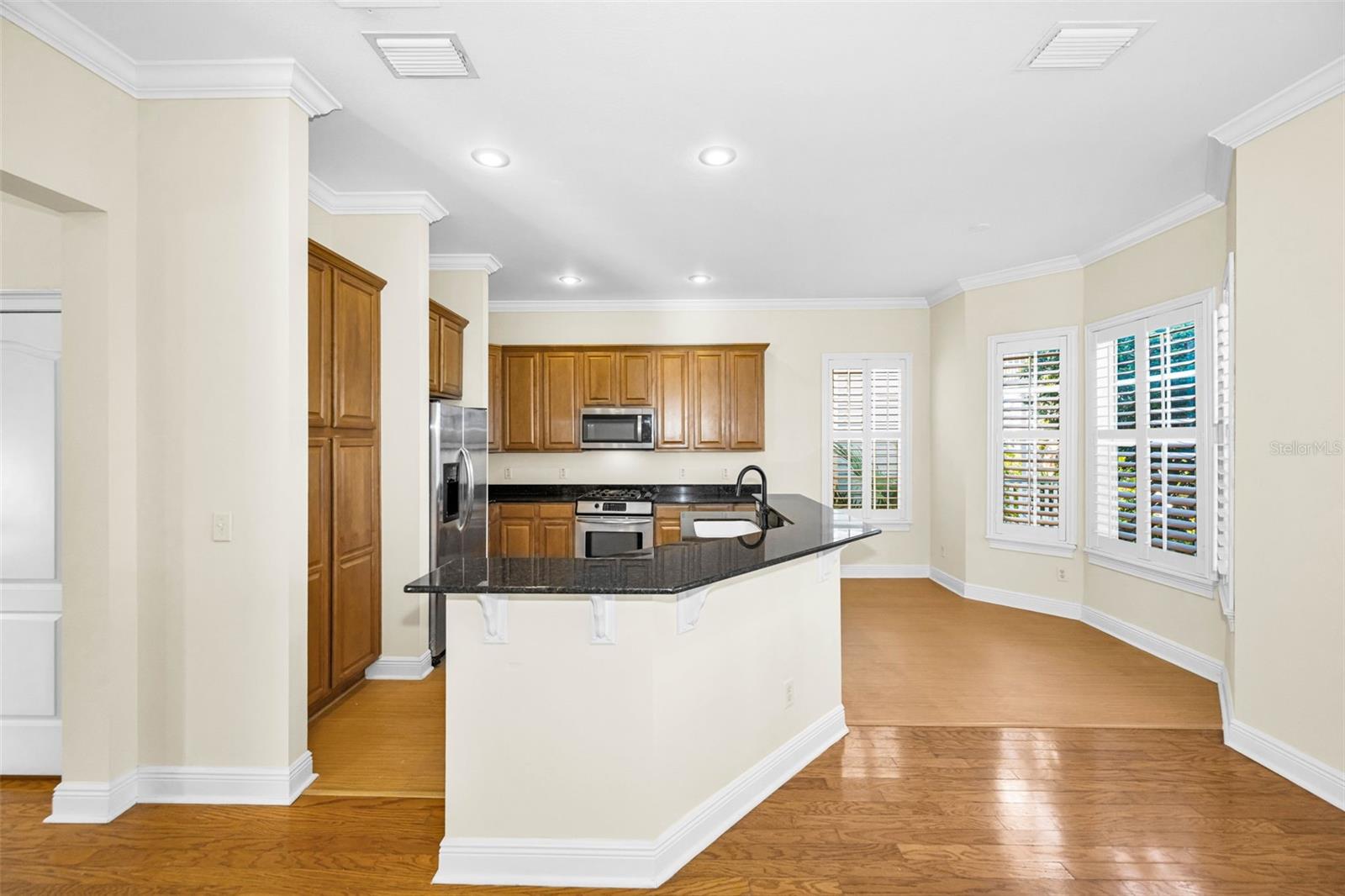 924 HEMINGWAY CIRCLE