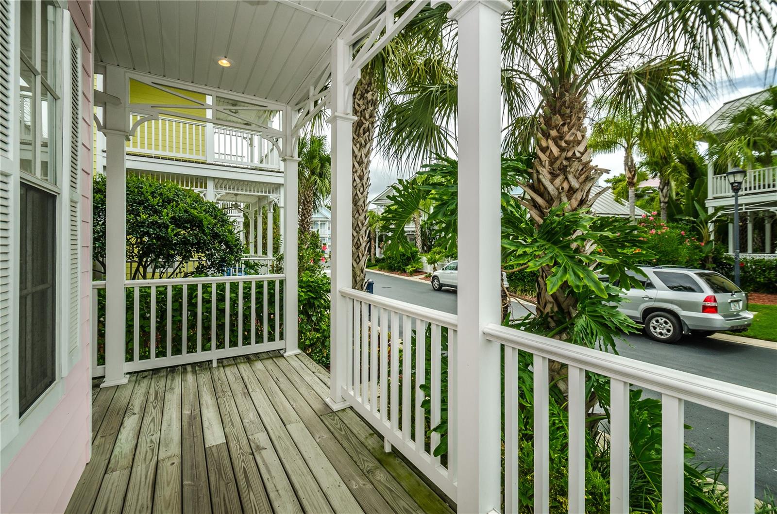 924 HEMINGWAY CIRCLE