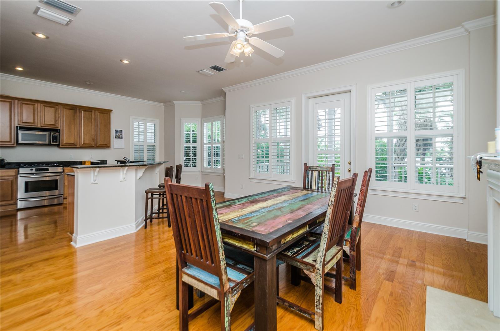 924 HEMINGWAY CIRCLE