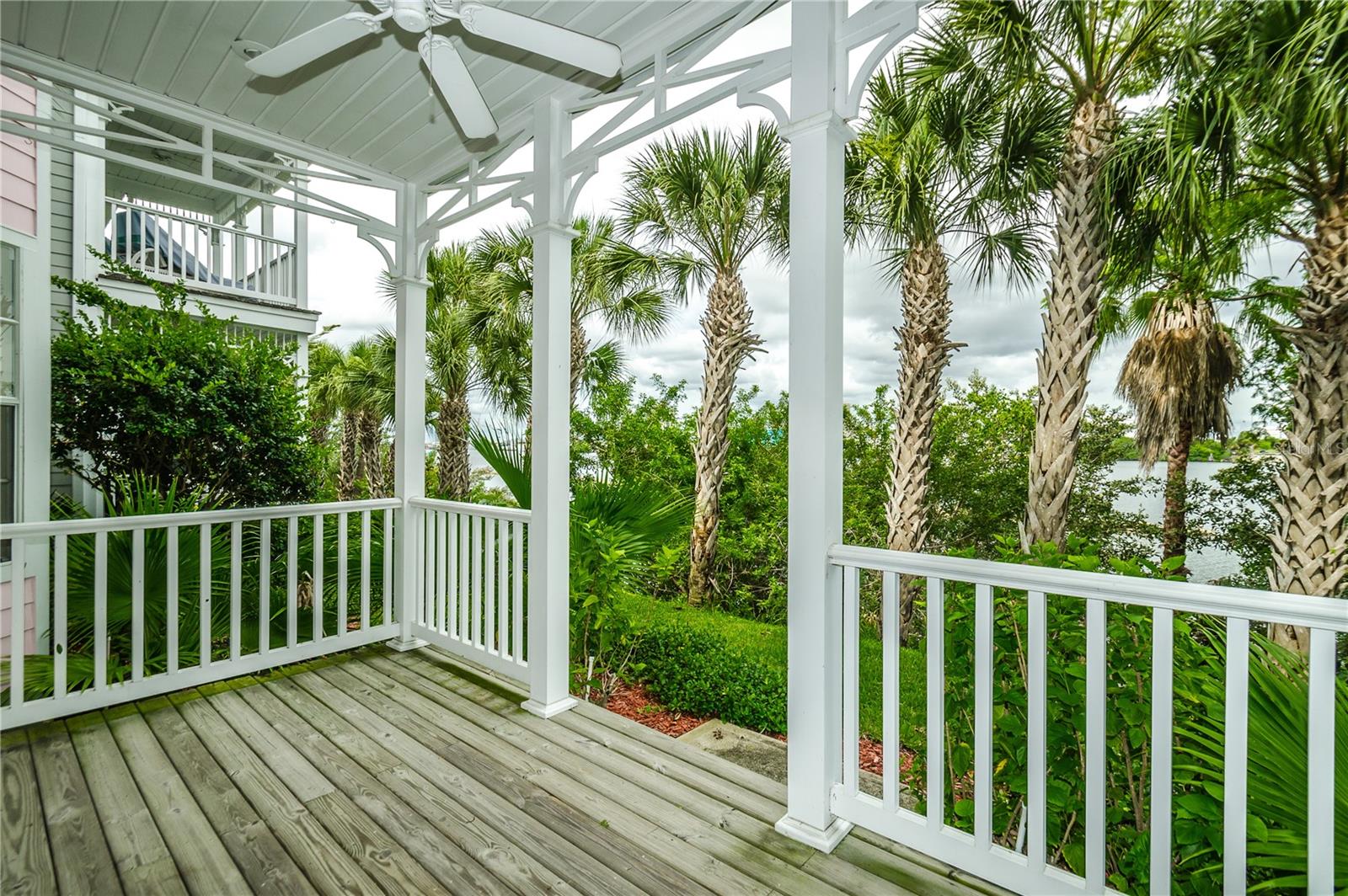 924 HEMINGWAY CIRCLE