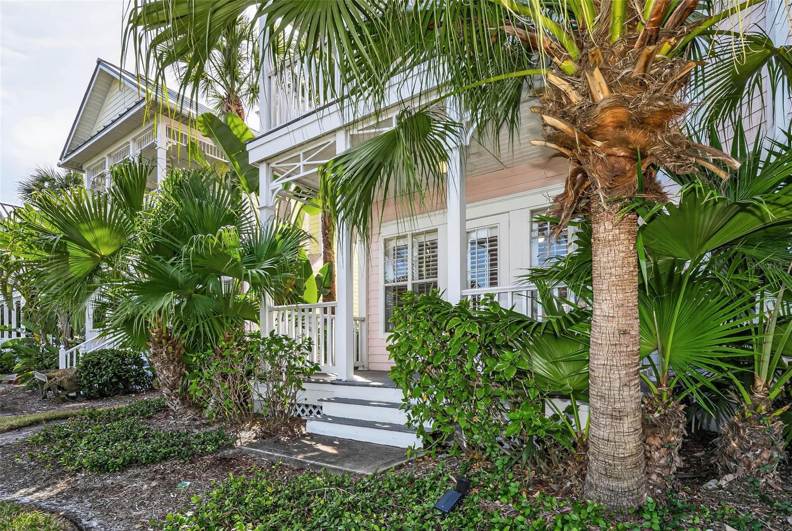 924 HEMINGWAY CIRCLE