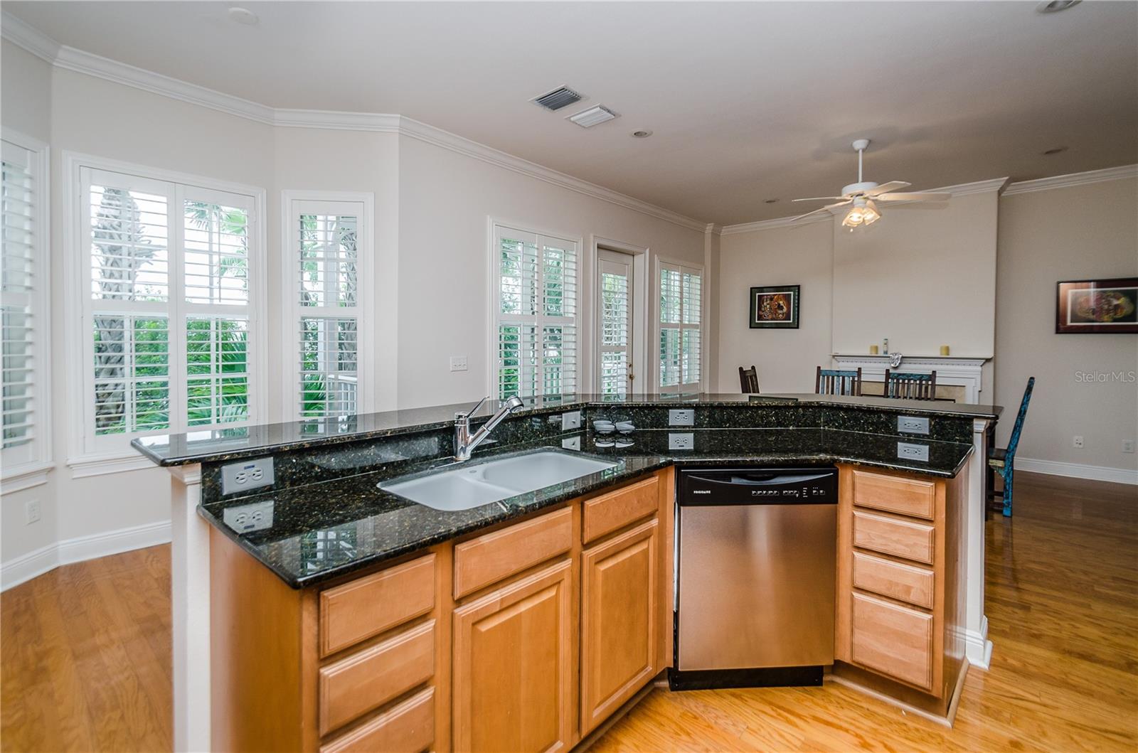 924 HEMINGWAY CIRCLE