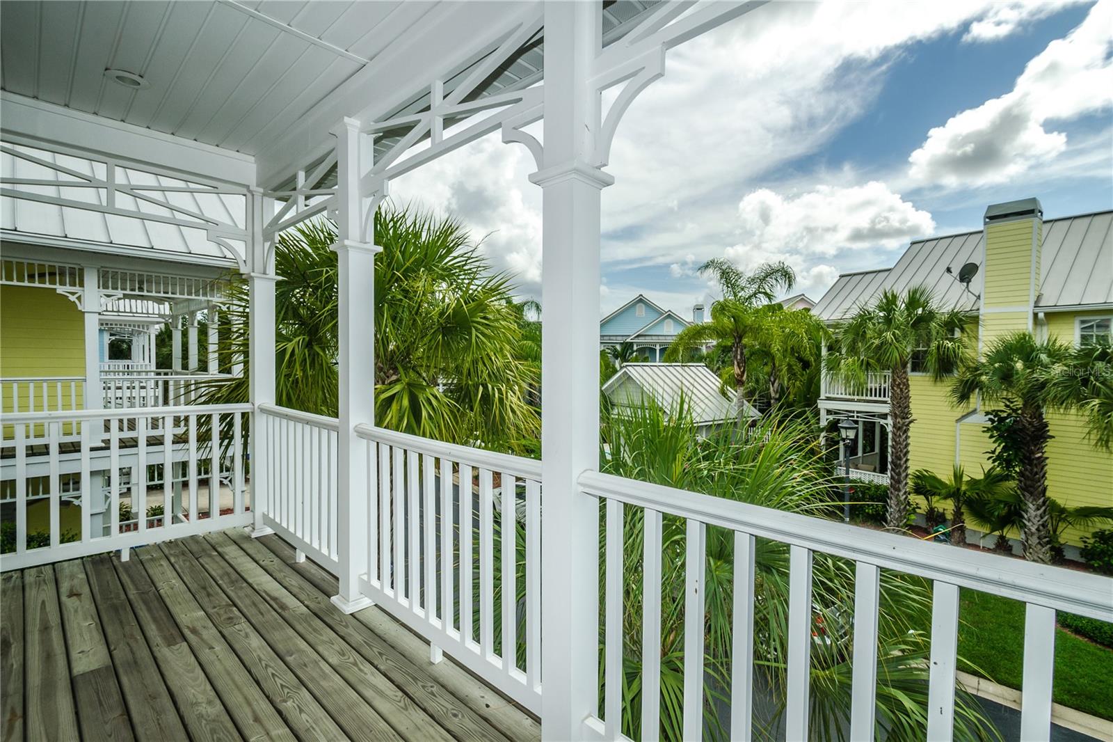 924 HEMINGWAY CIRCLE