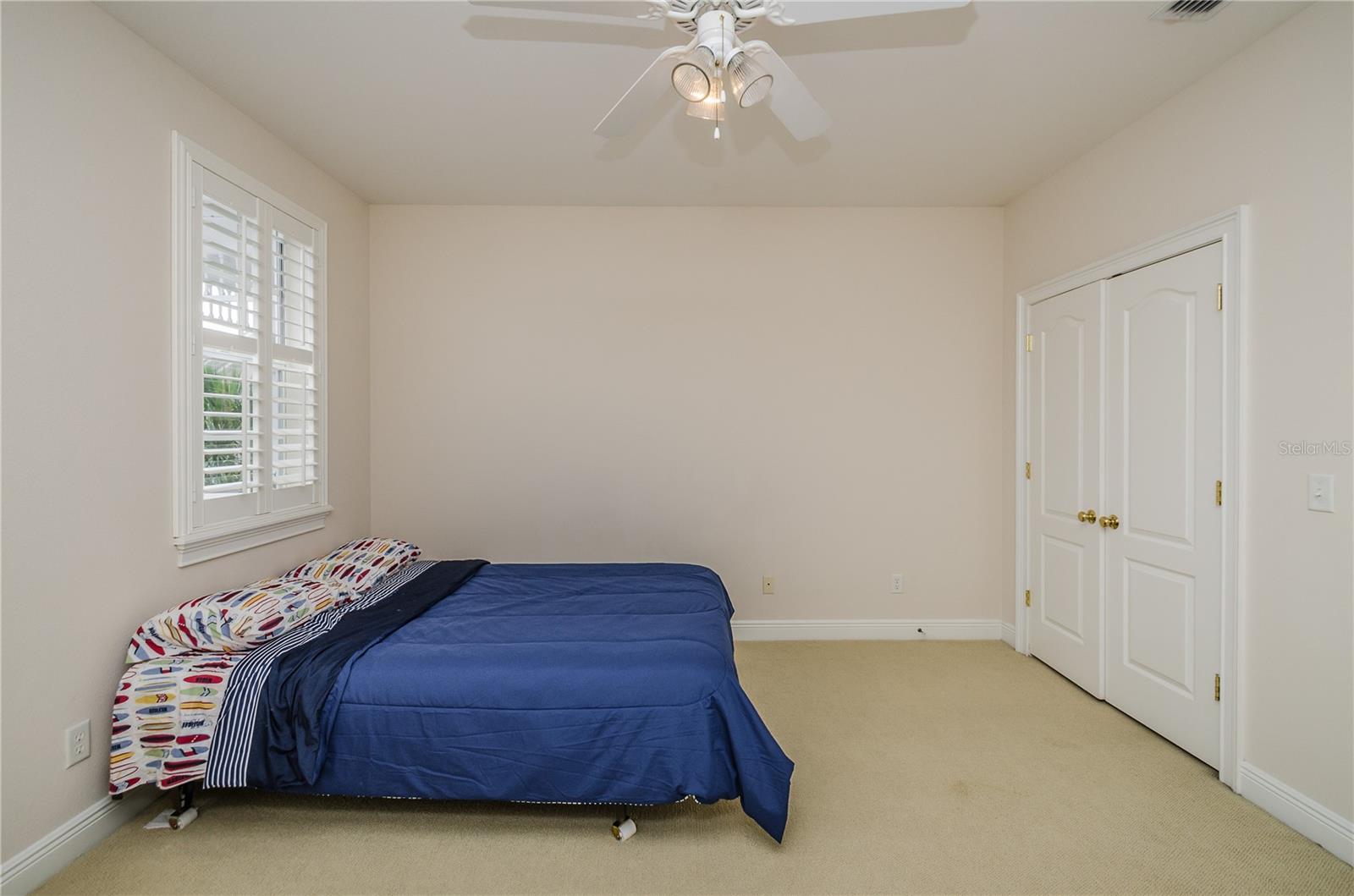 924 HEMINGWAY CIRCLE