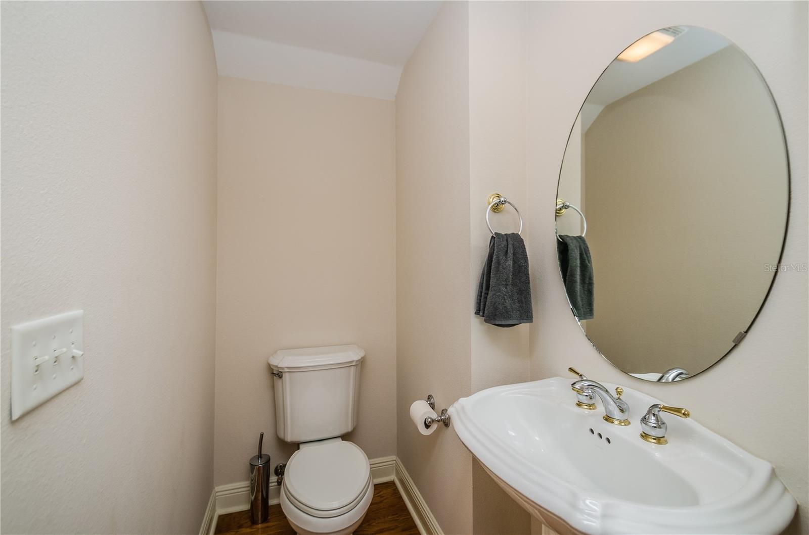 924 HEMINGWAY CIRCLE