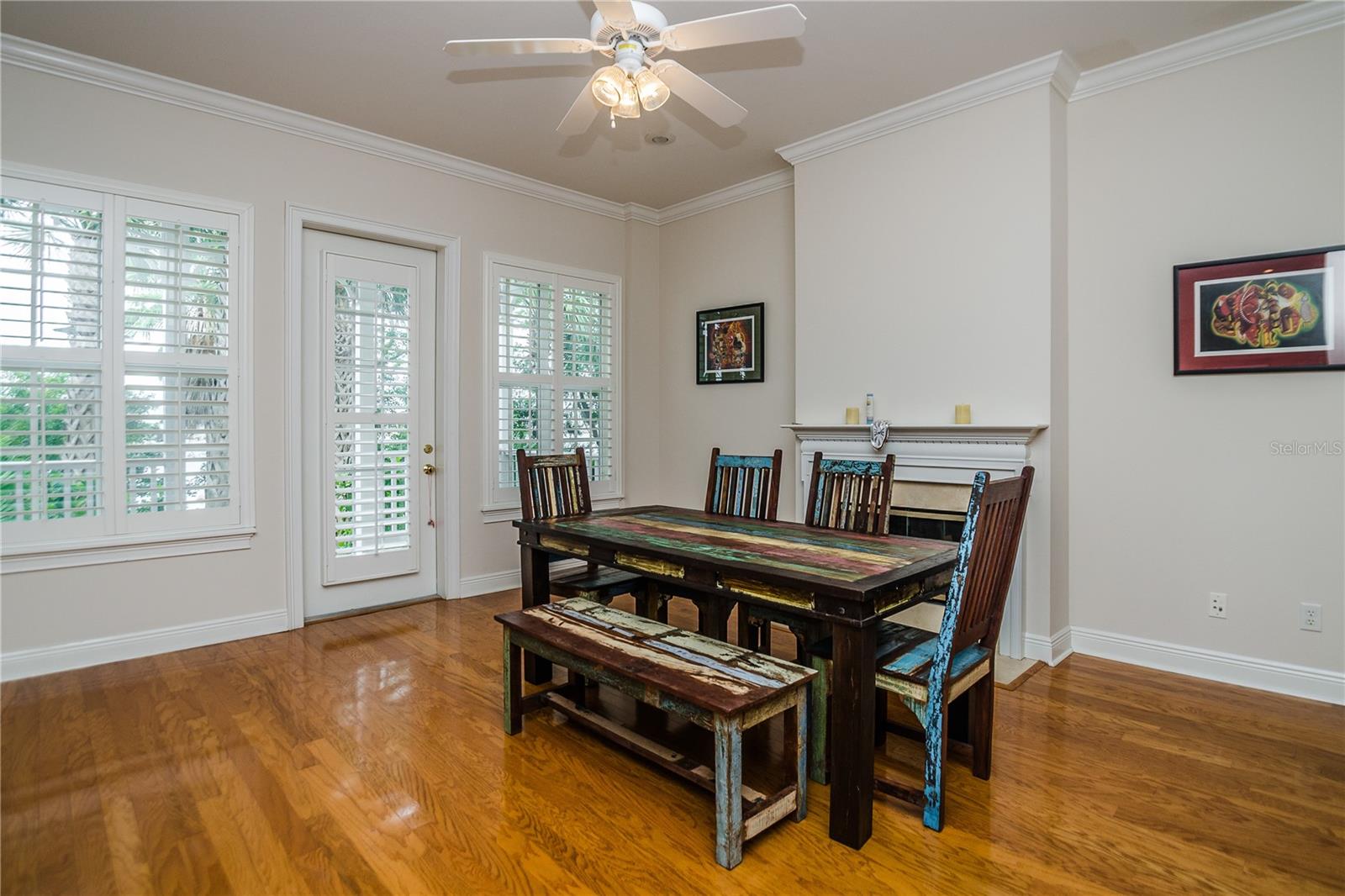 924 HEMINGWAY CIRCLE