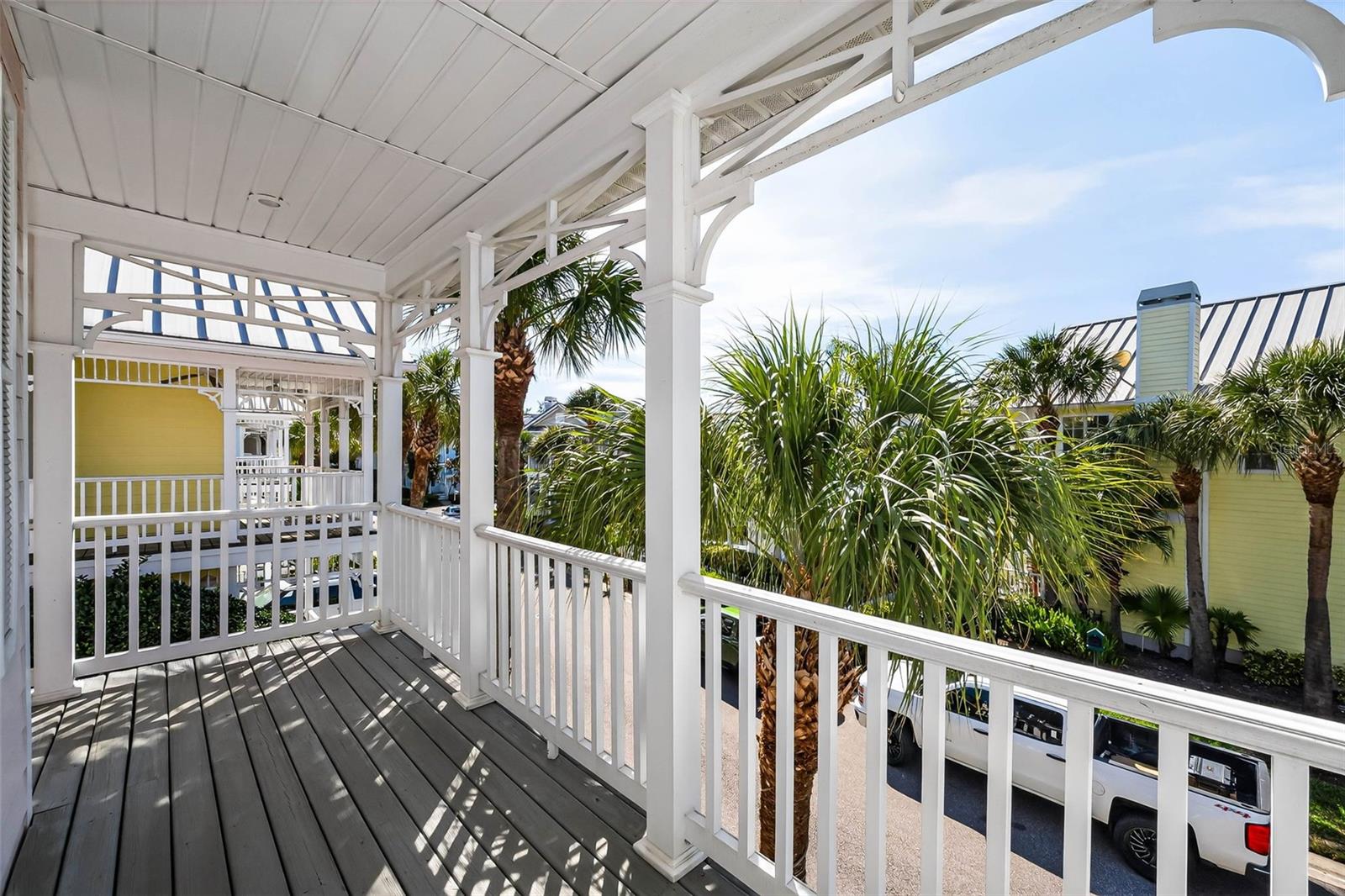 924 HEMINGWAY CIRCLE