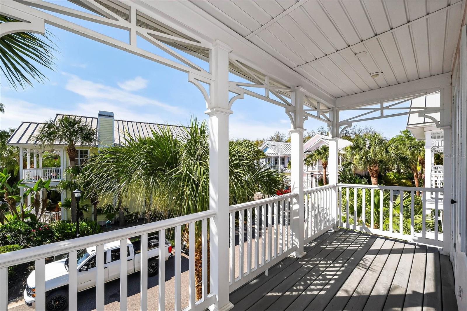 924 HEMINGWAY CIRCLE