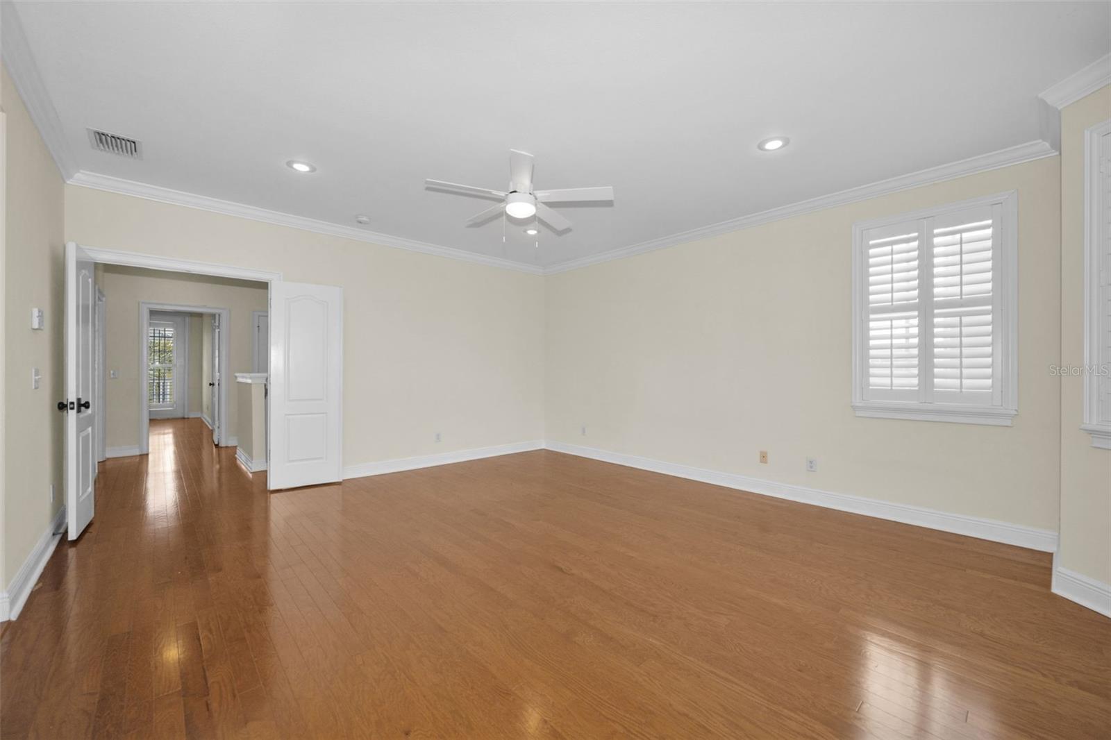 924 HEMINGWAY CIRCLE