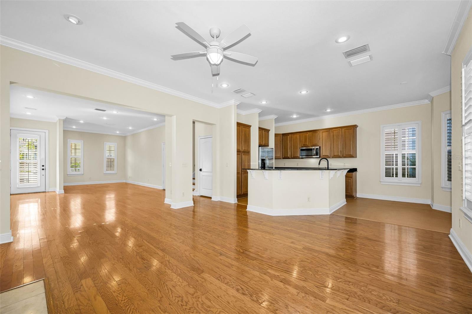 924 HEMINGWAY CIRCLE