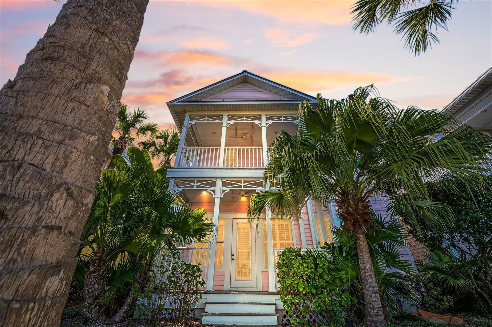 924 HEMINGWAY CIRCLE