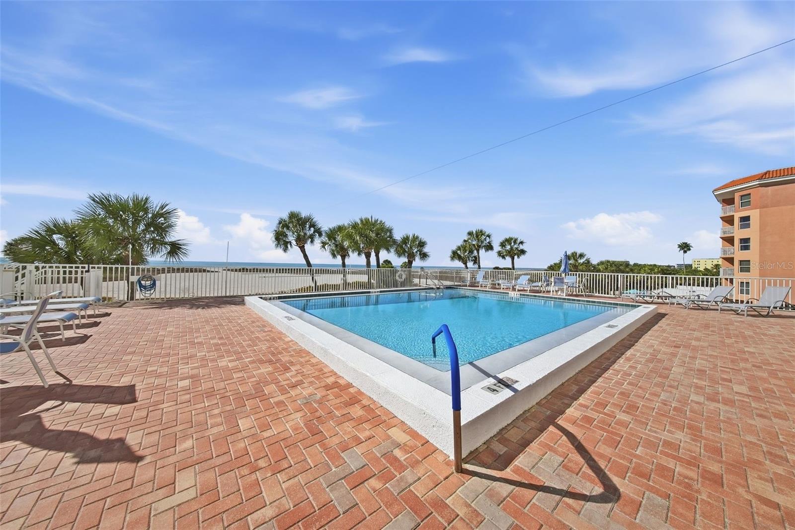 11000 GULF BLVD #702