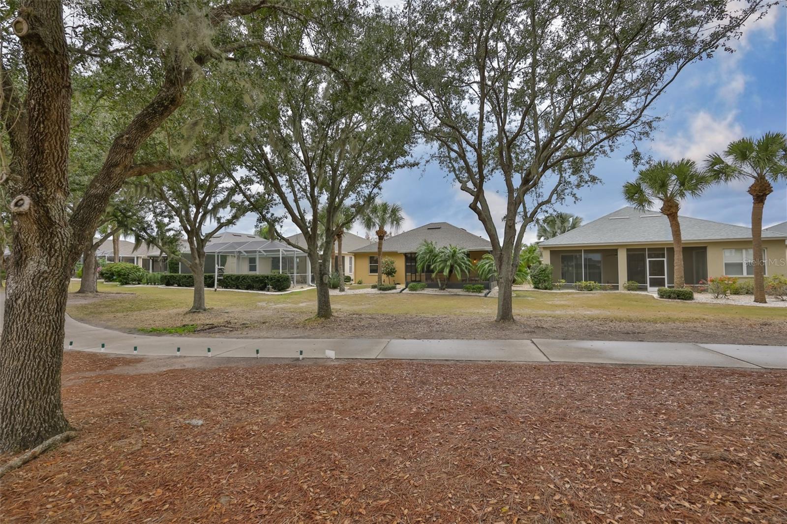 1118 EMERALD DUNES DR