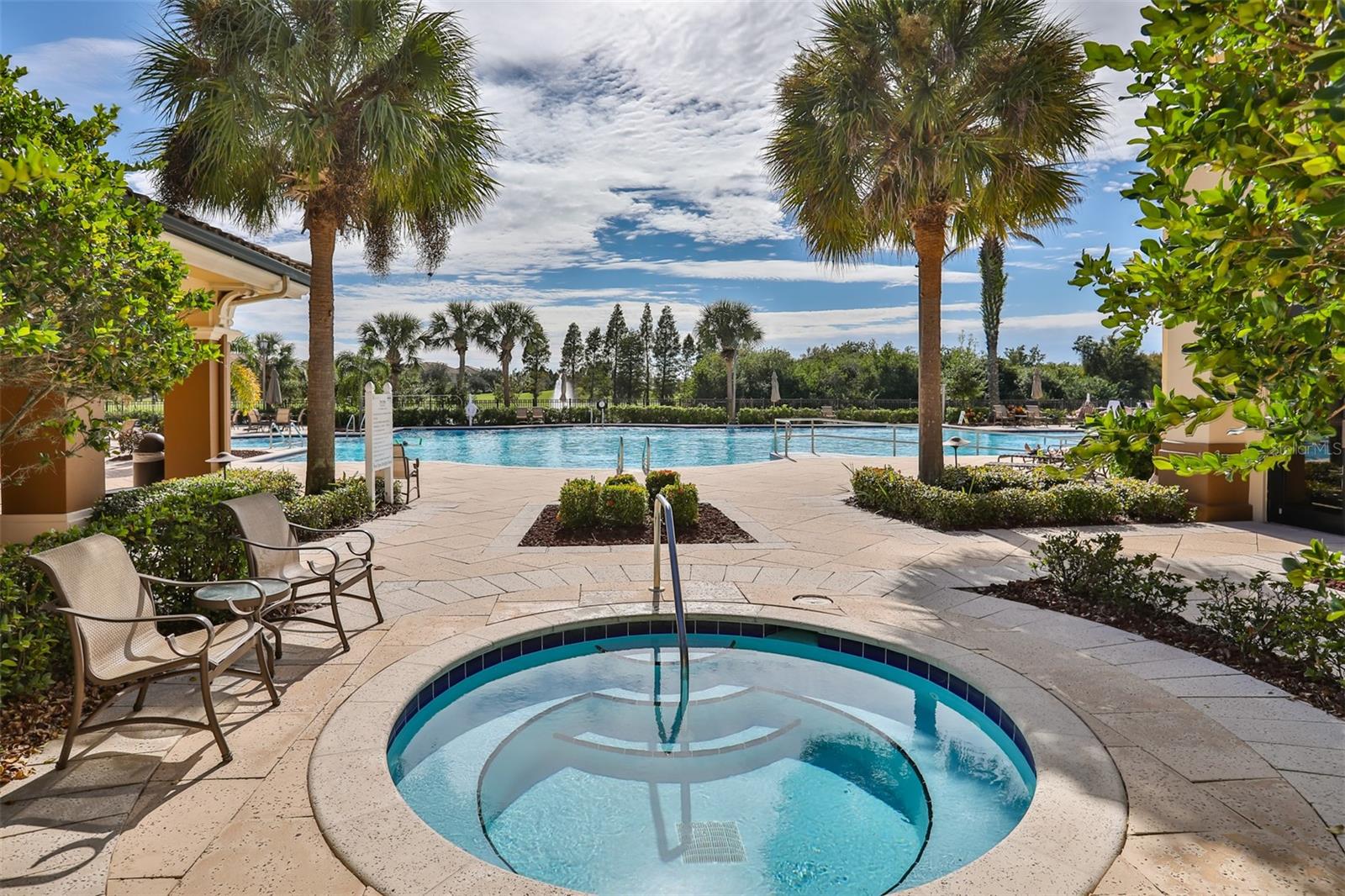 1118 EMERALD DUNES DR