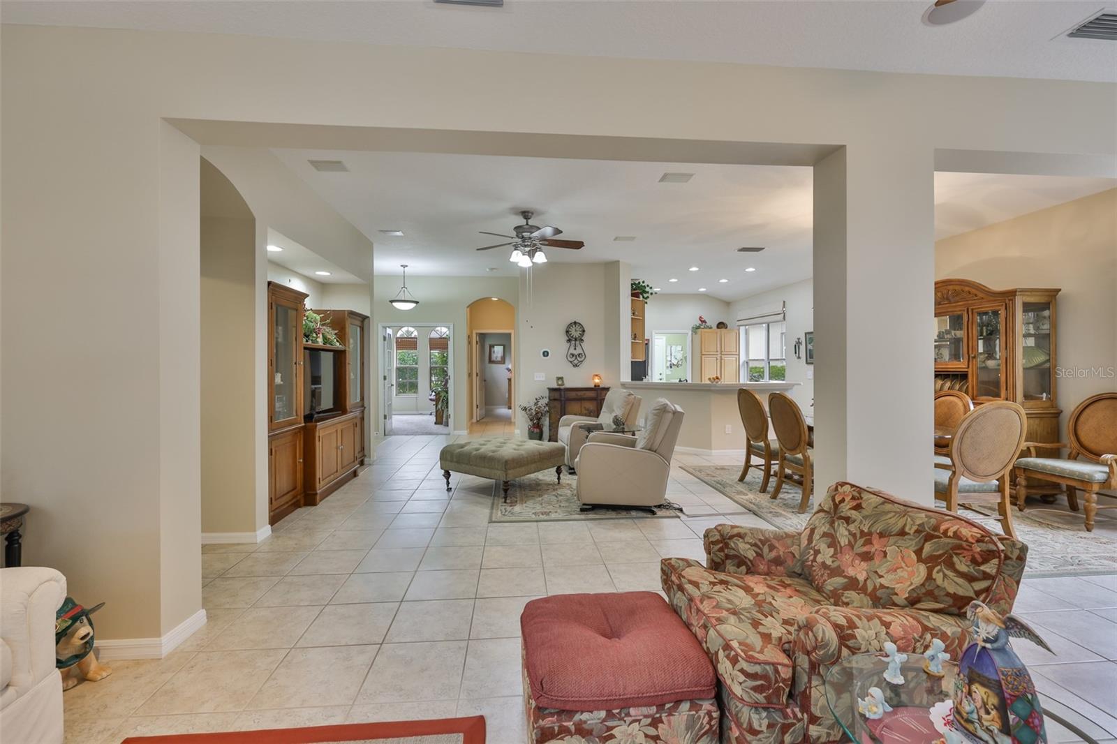 1118 EMERALD DUNES DR
