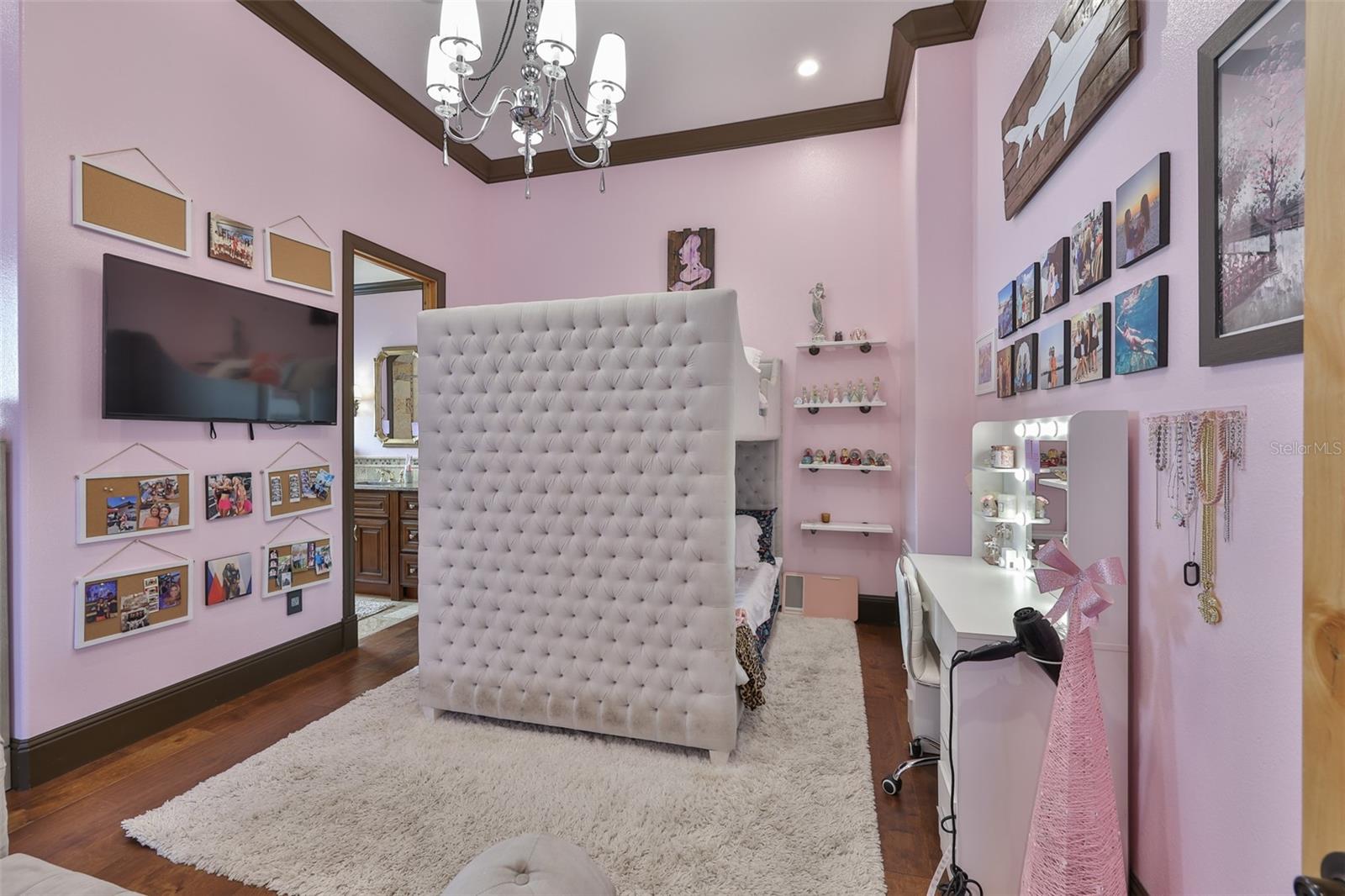 9805 COMPASS POINT WAY