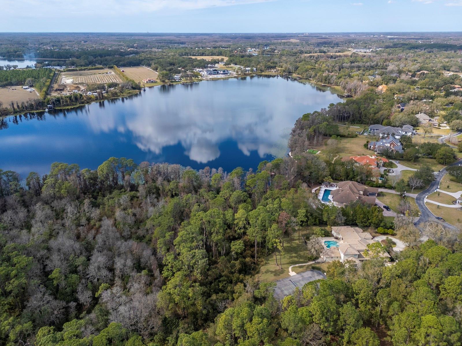 18901 LAKES EDGE WAY