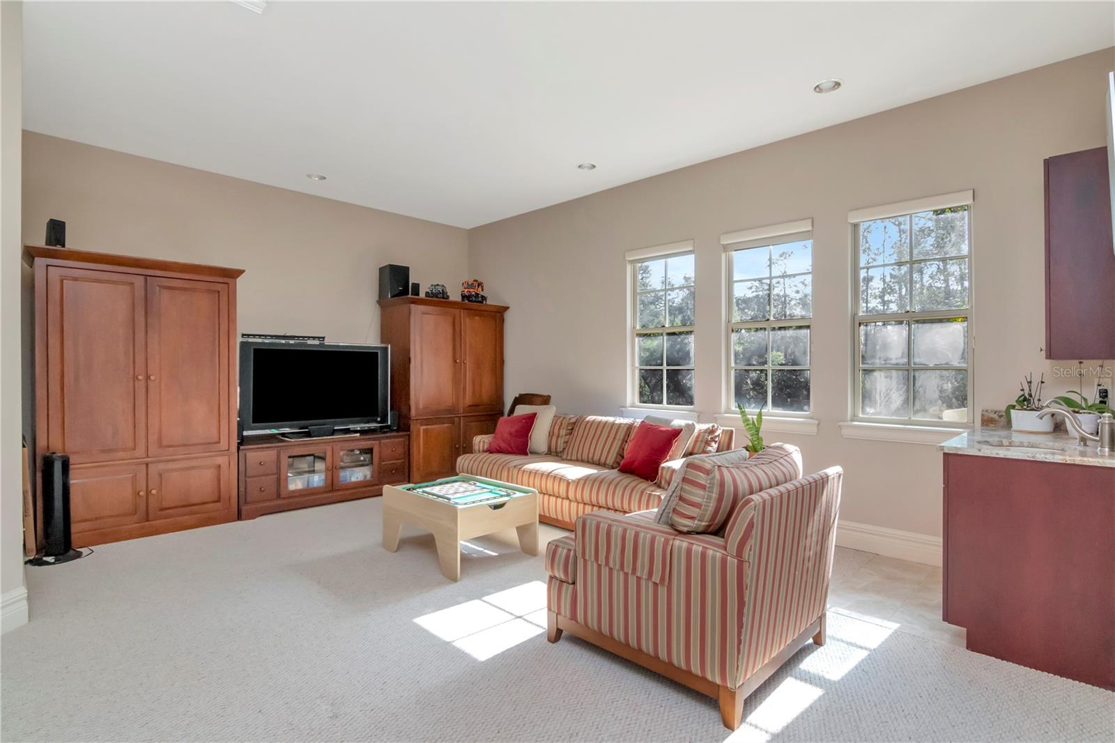 18901 LAKES EDGE WAY