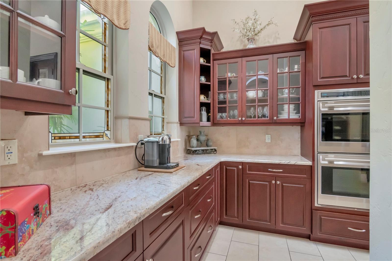 18901 LAKES EDGE WAY