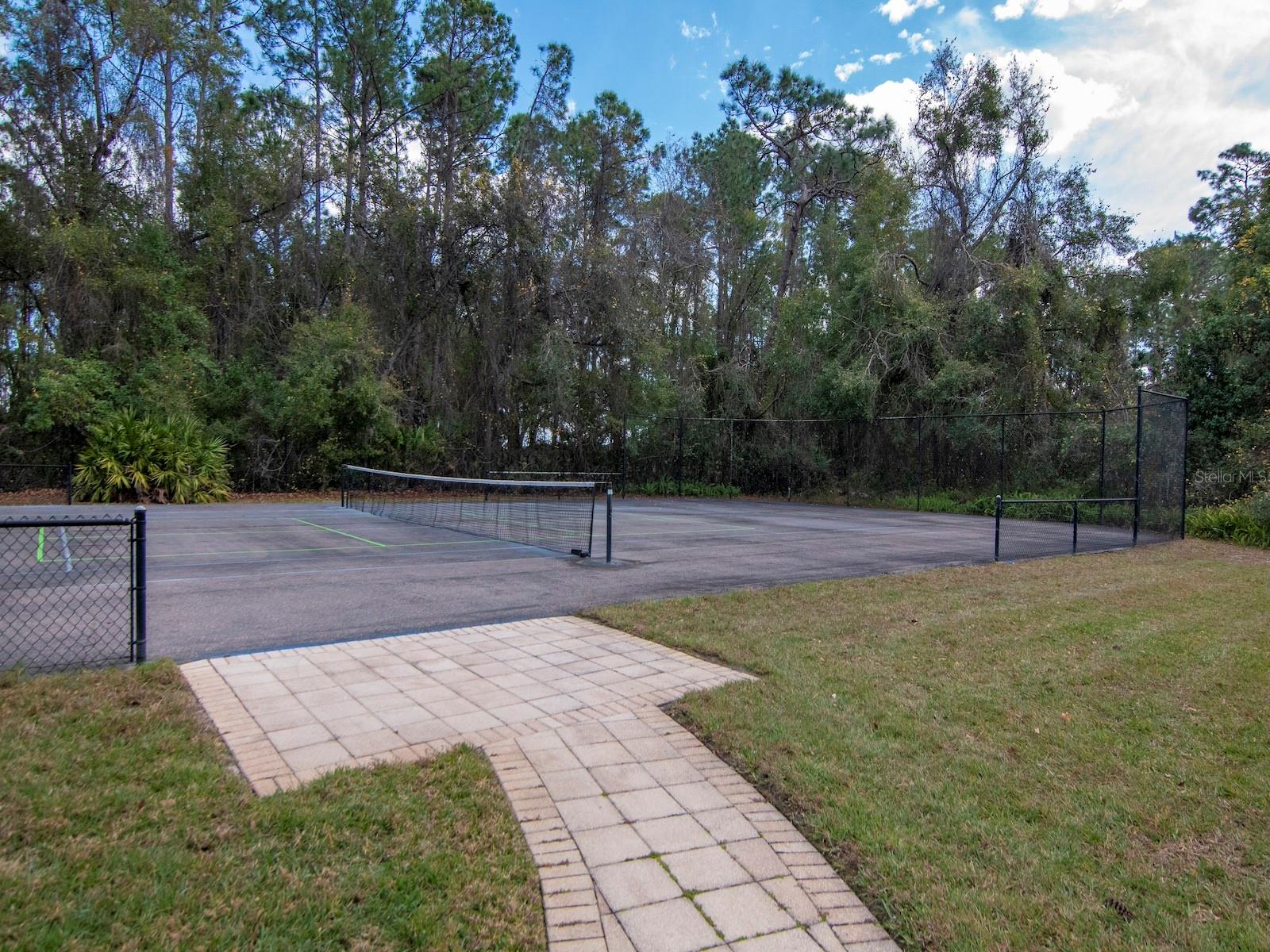 18901 LAKES EDGE WAY