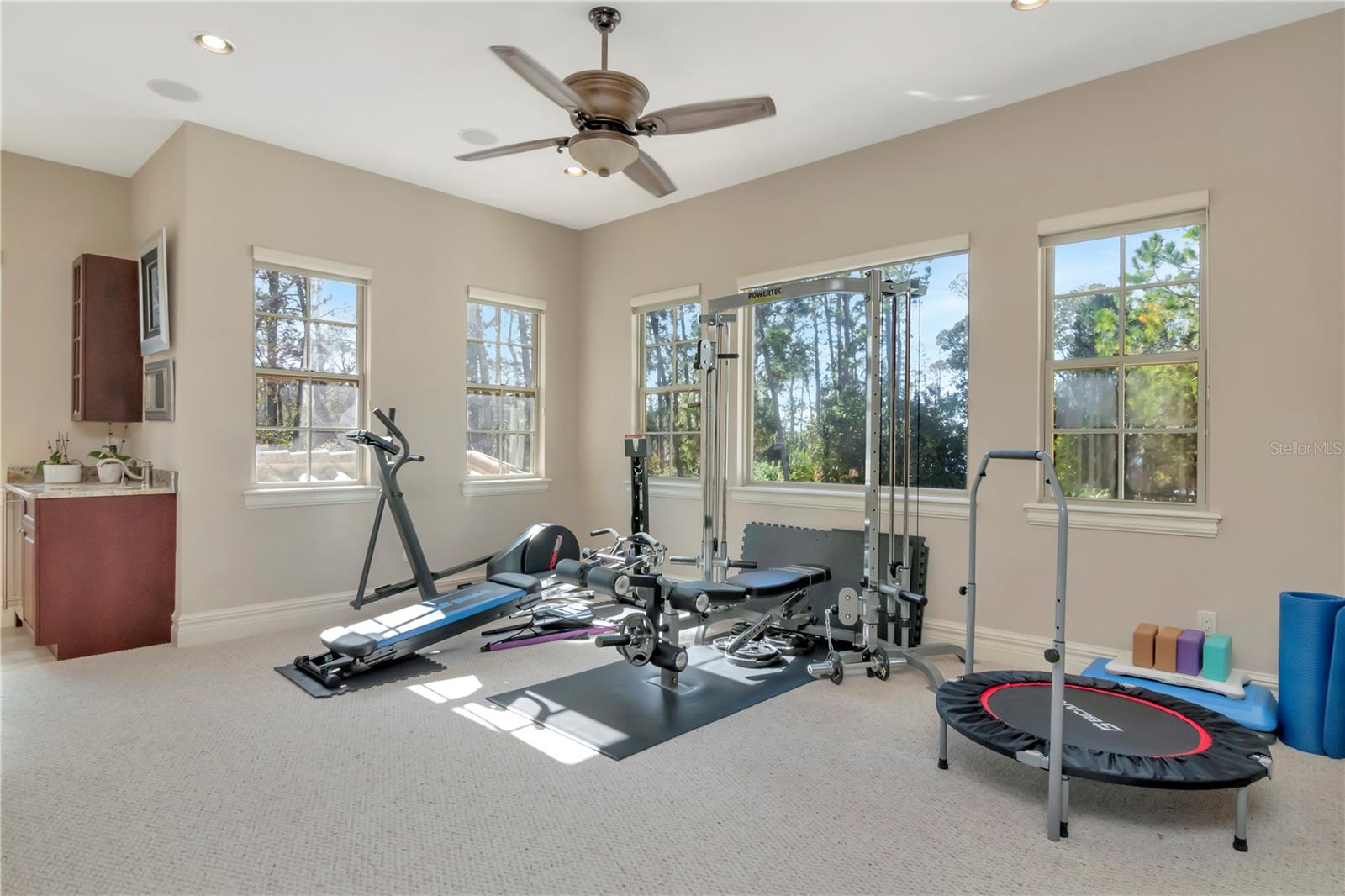 18901 LAKES EDGE WAY