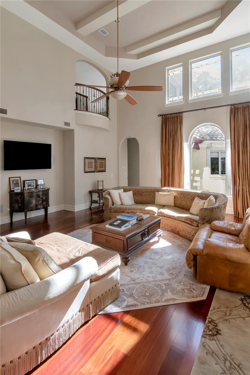 18901 LAKES EDGE WAY