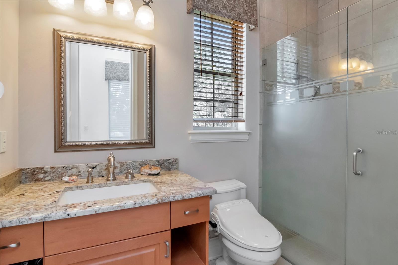 18901 LAKES EDGE WAY