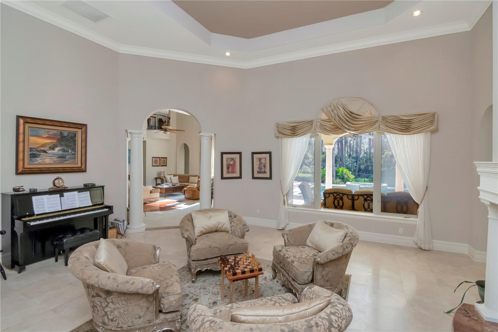 18901 LAKES EDGE WAY