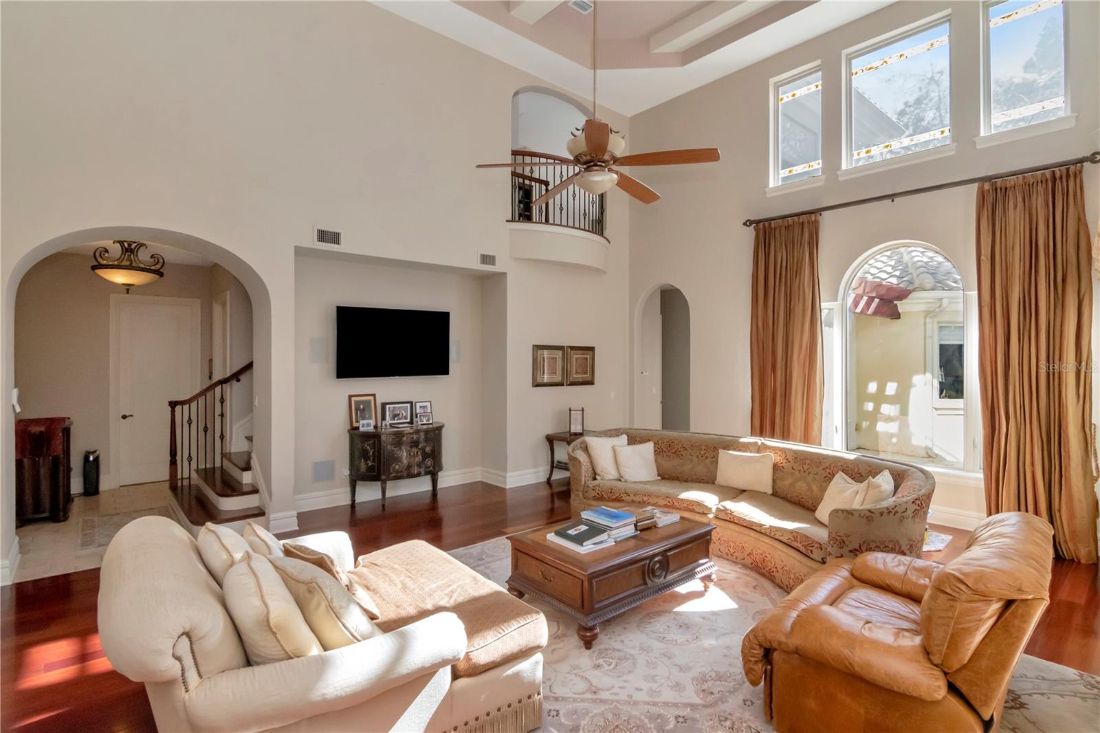 18901 LAKES EDGE WAY