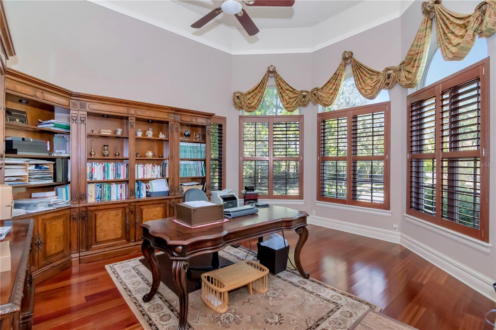 18901 LAKES EDGE WAY