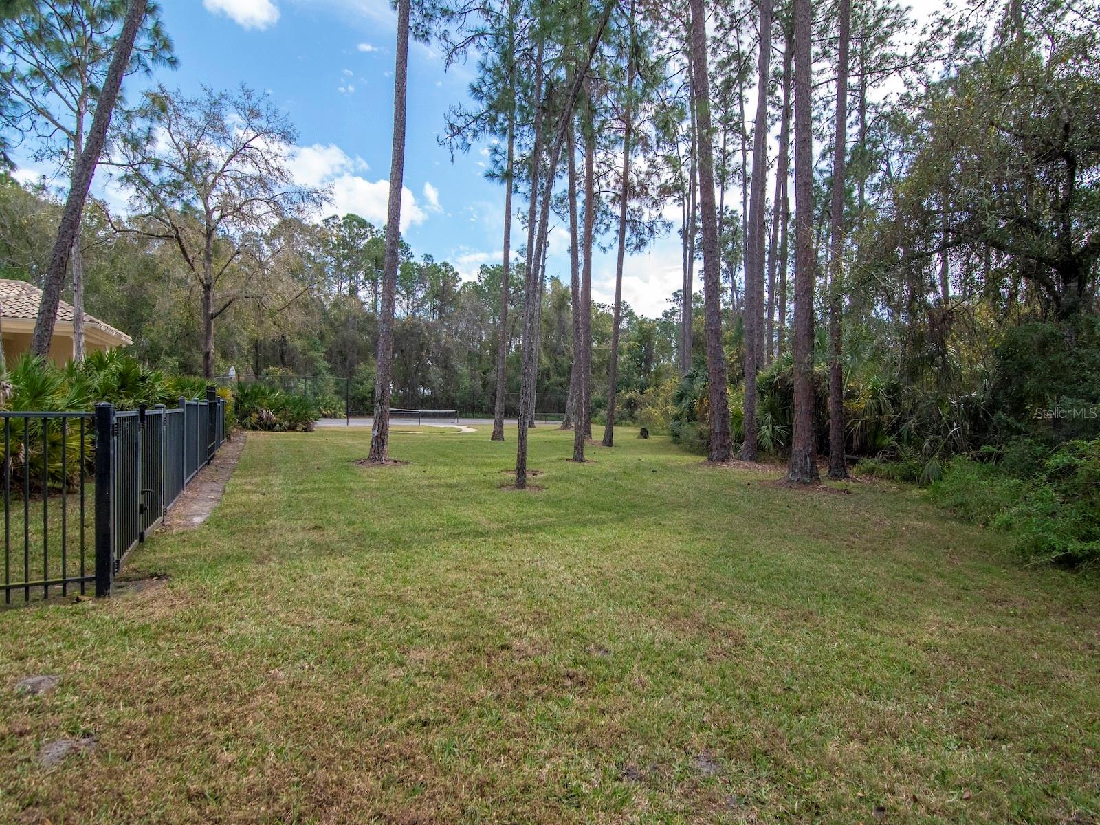 18901 LAKES EDGE WAY