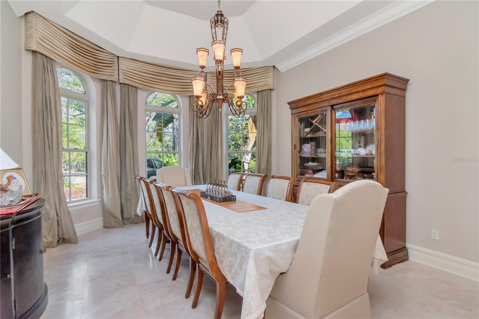 18901 LAKES EDGE WAY