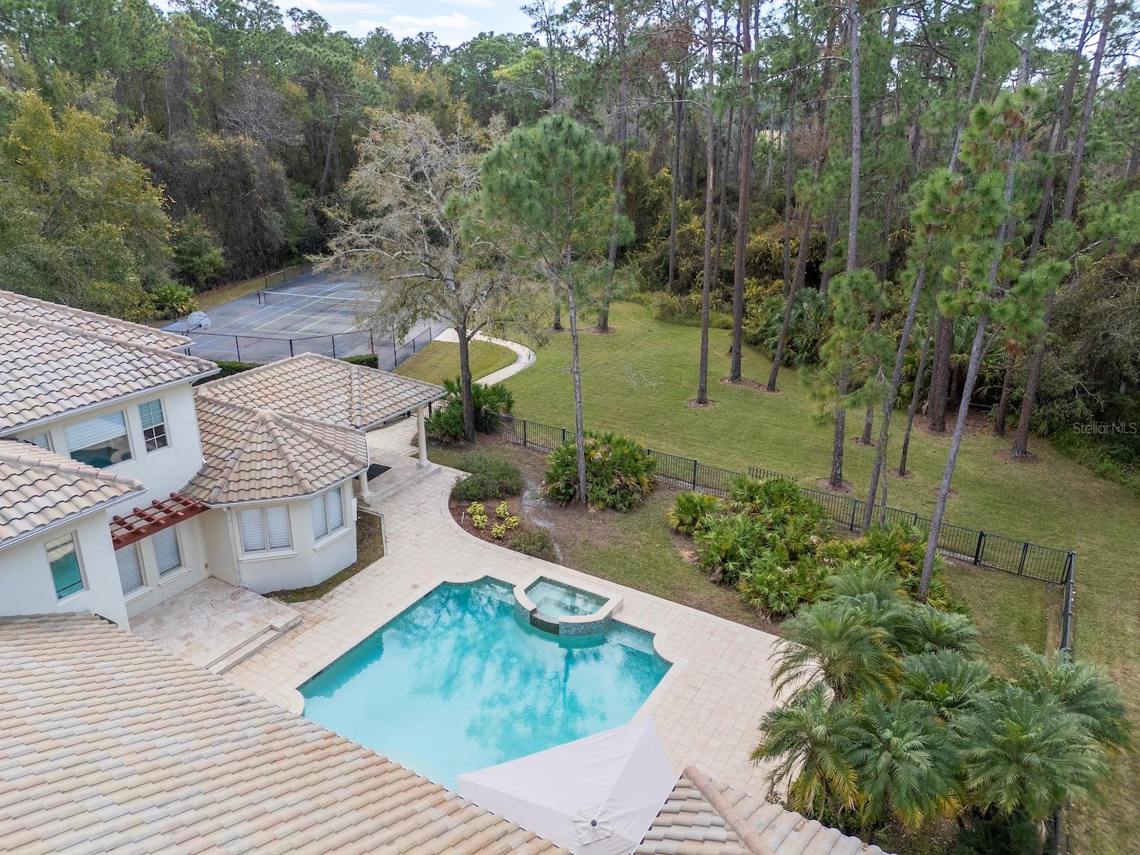 18901 LAKES EDGE WAY