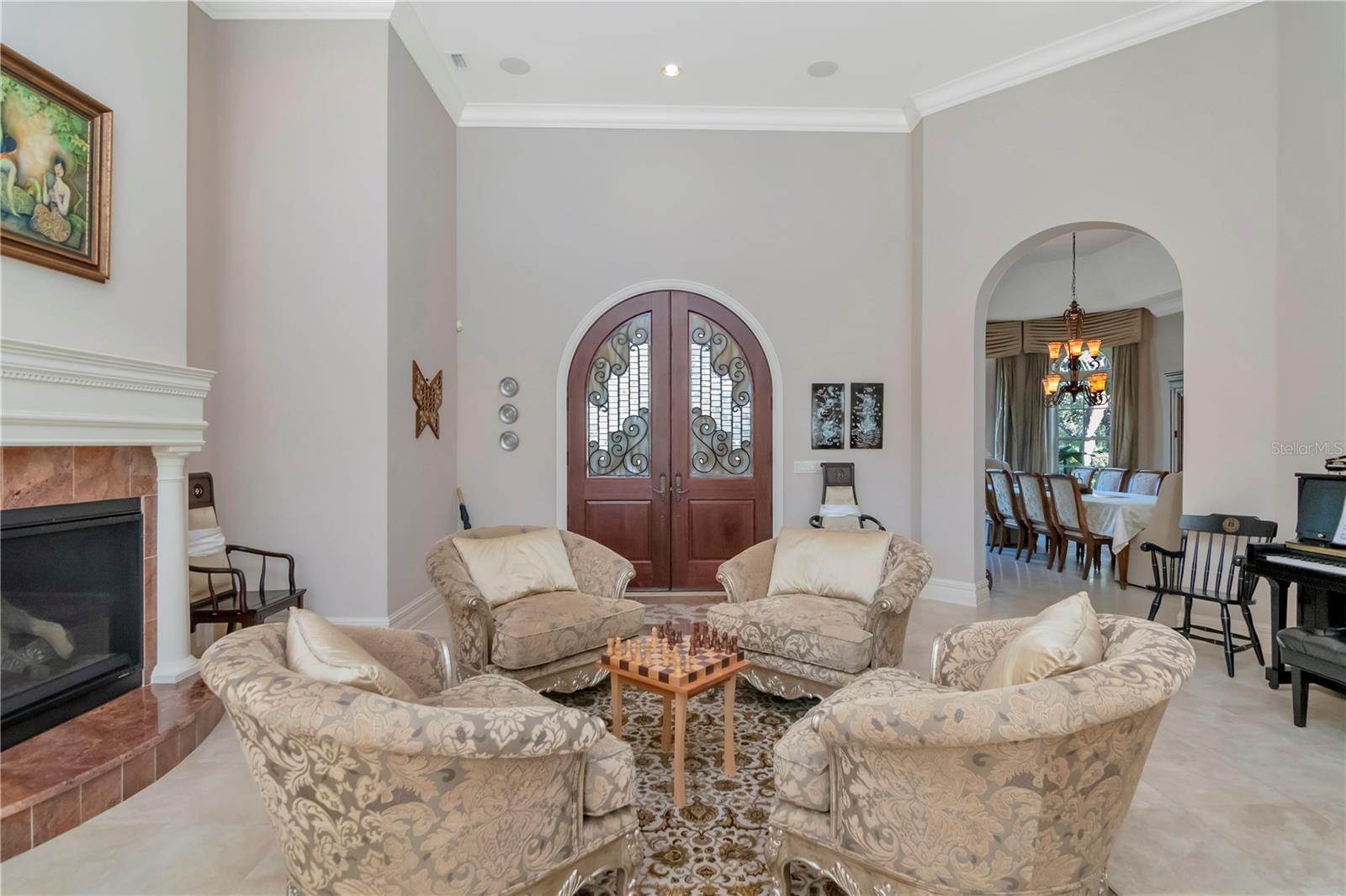 18901 LAKES EDGE WAY