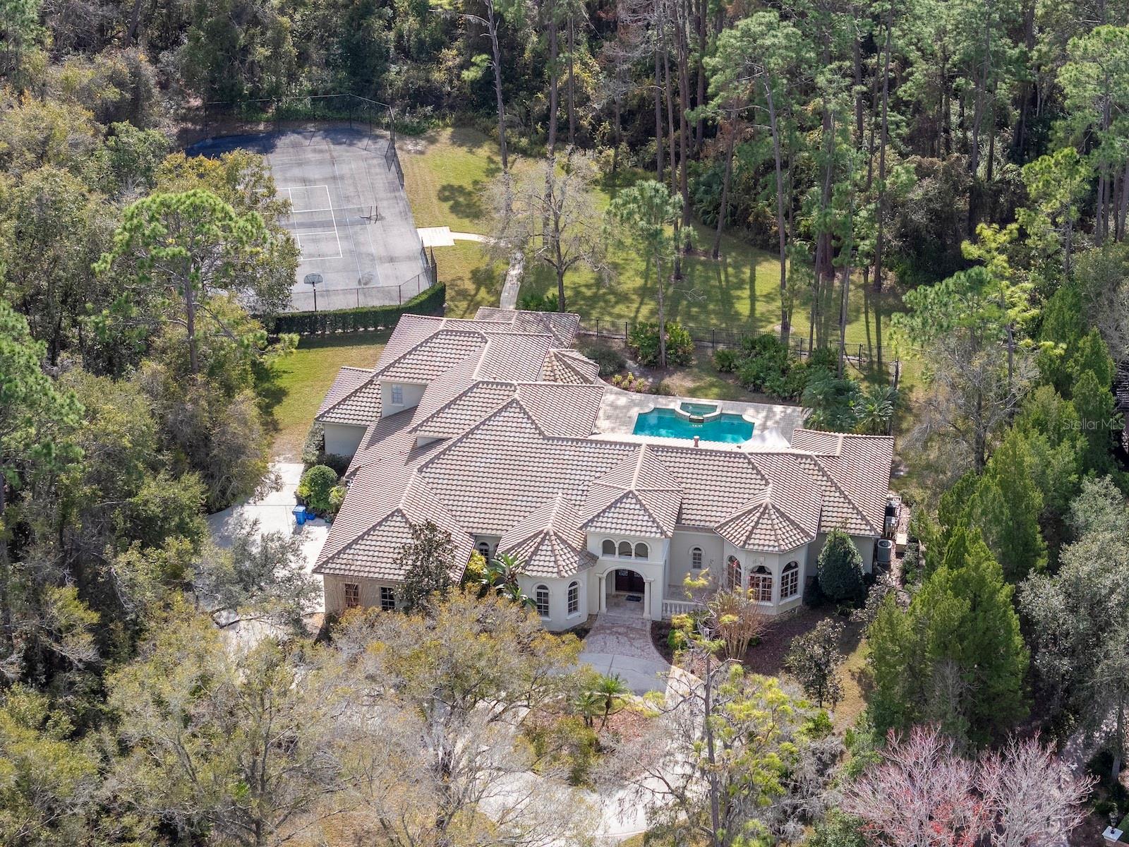 18901 LAKES EDGE WAY