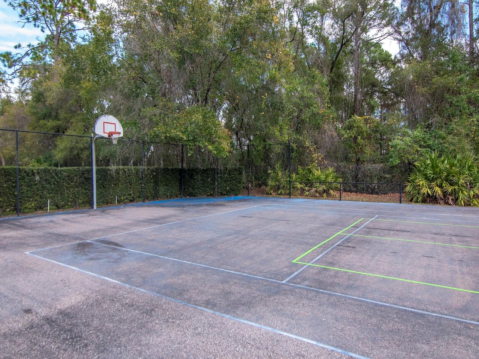 18901 LAKES EDGE WAY