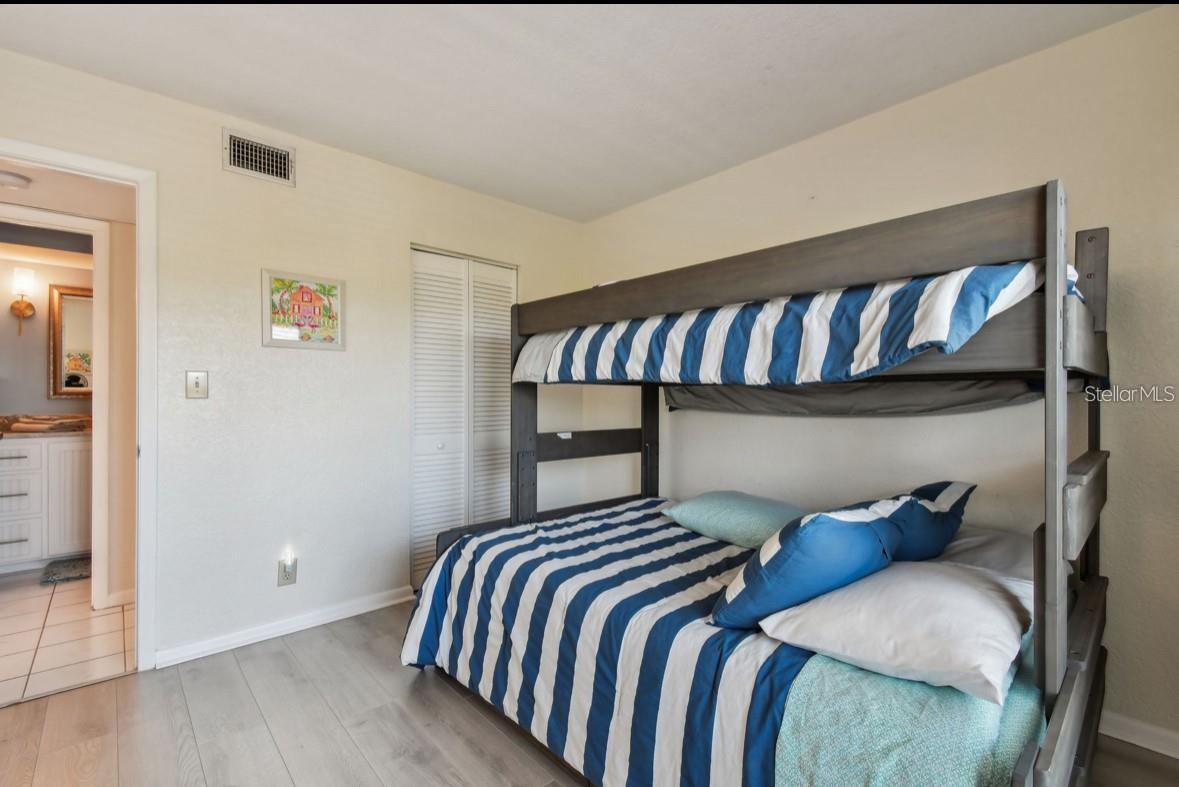 5701 BAHIA DEL MAR CIR #302