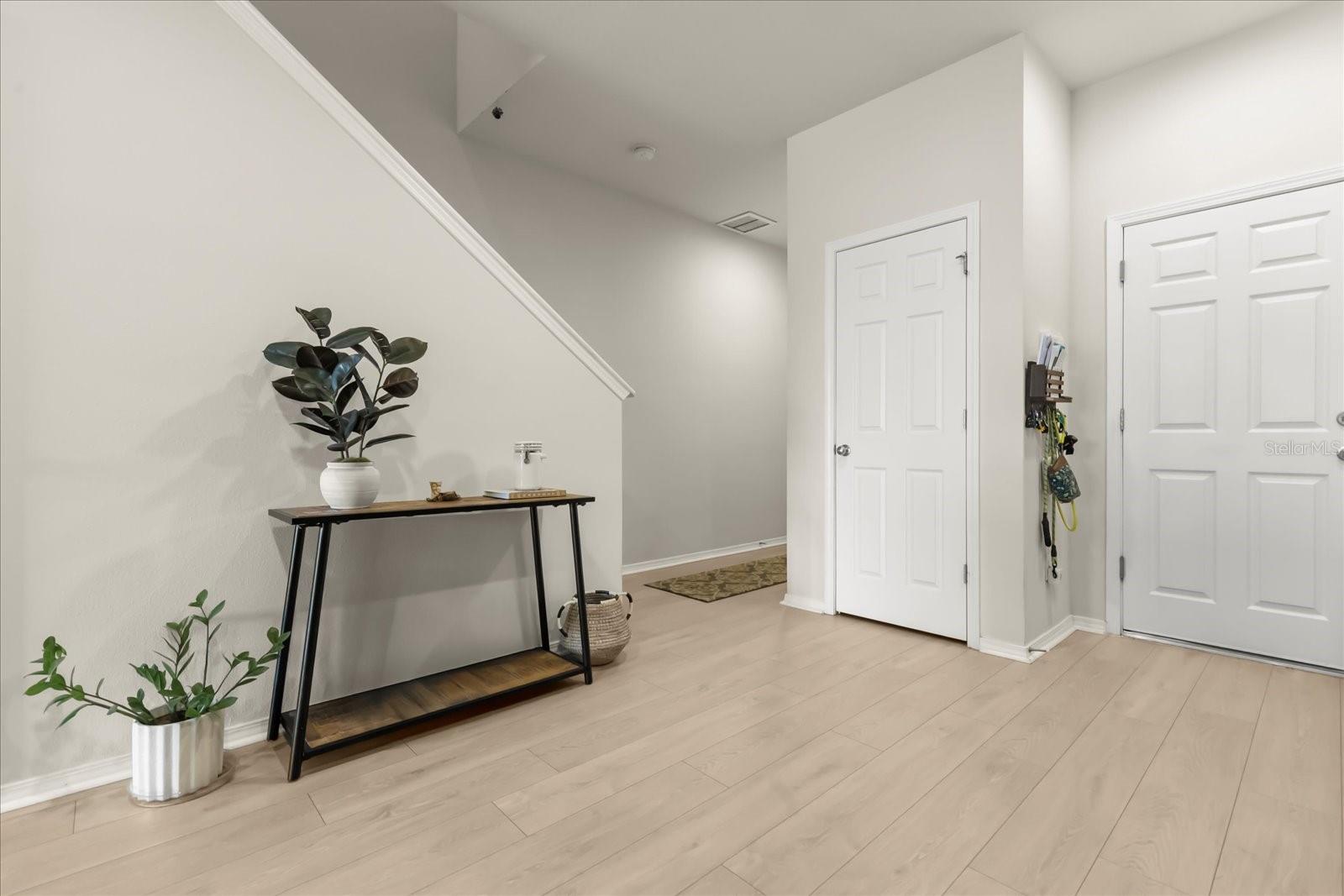 4909 WHITE SANDERLING CT