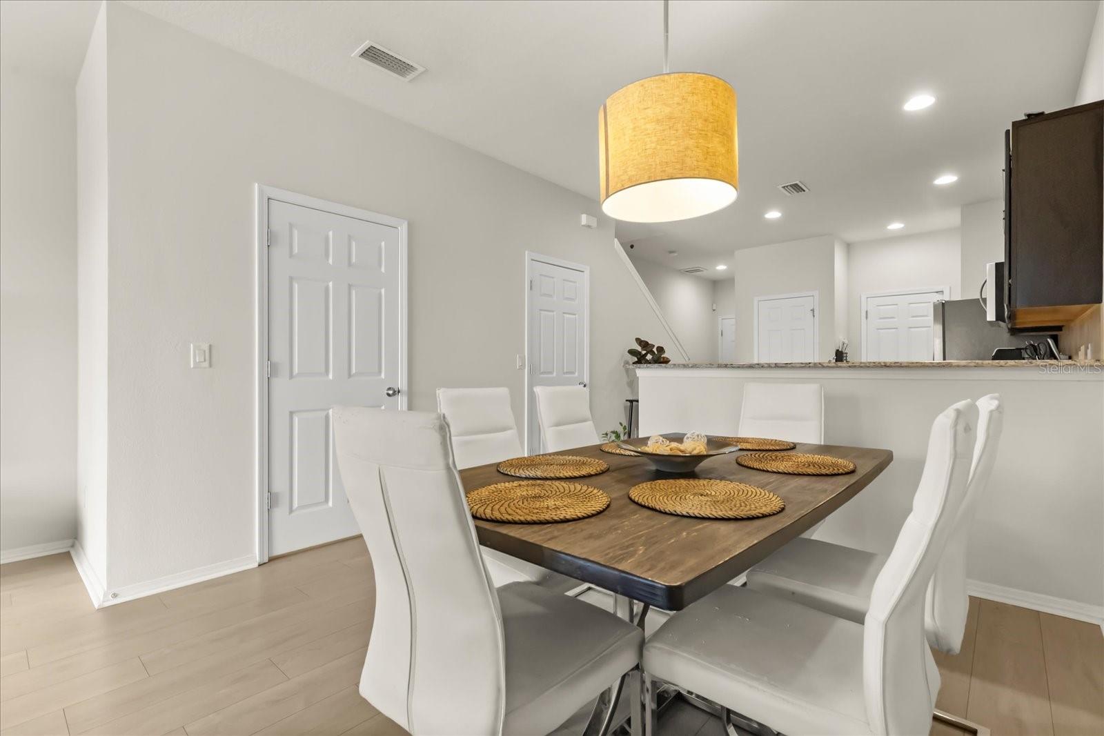 4909 WHITE SANDERLING CT