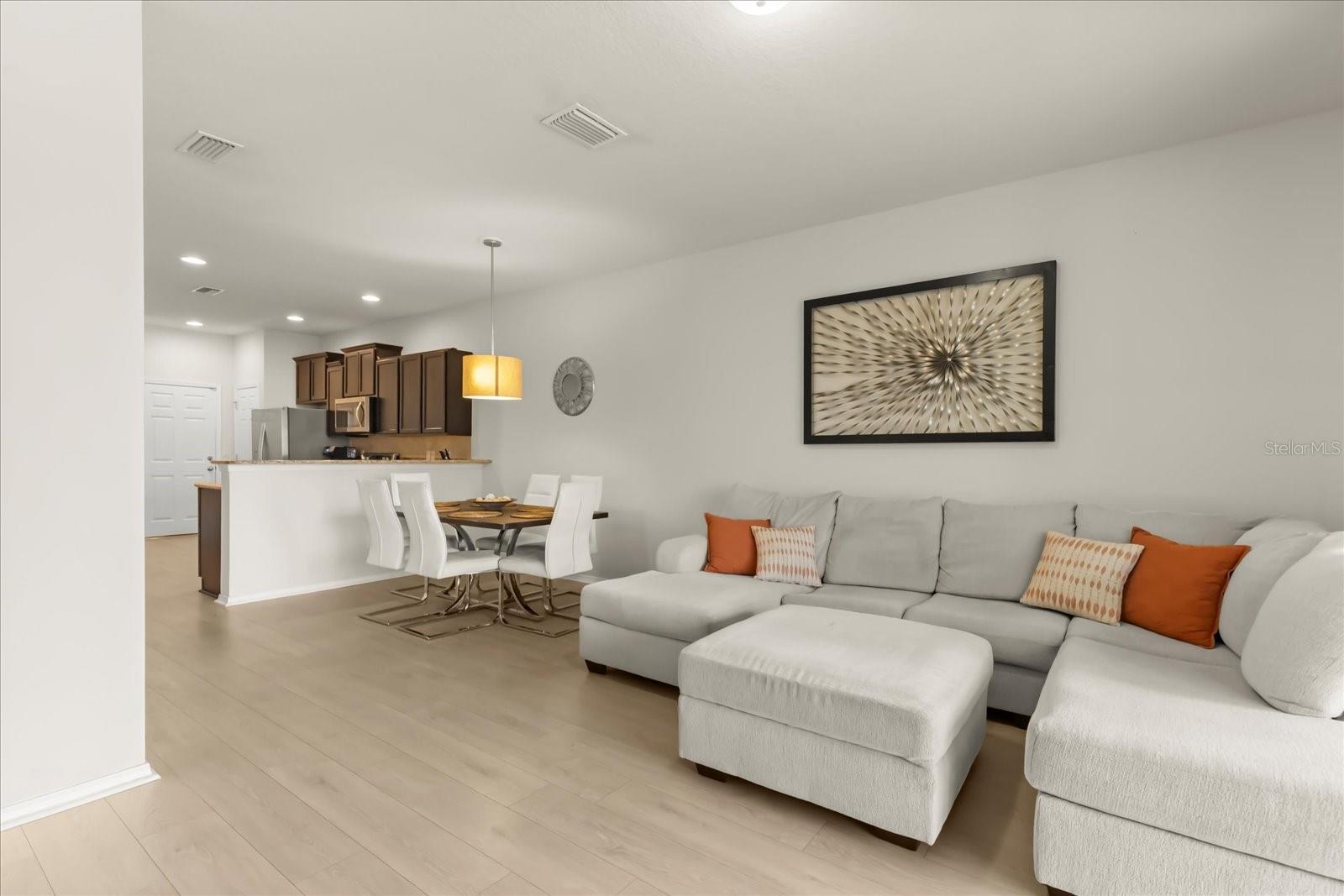 4909 WHITE SANDERLING CT