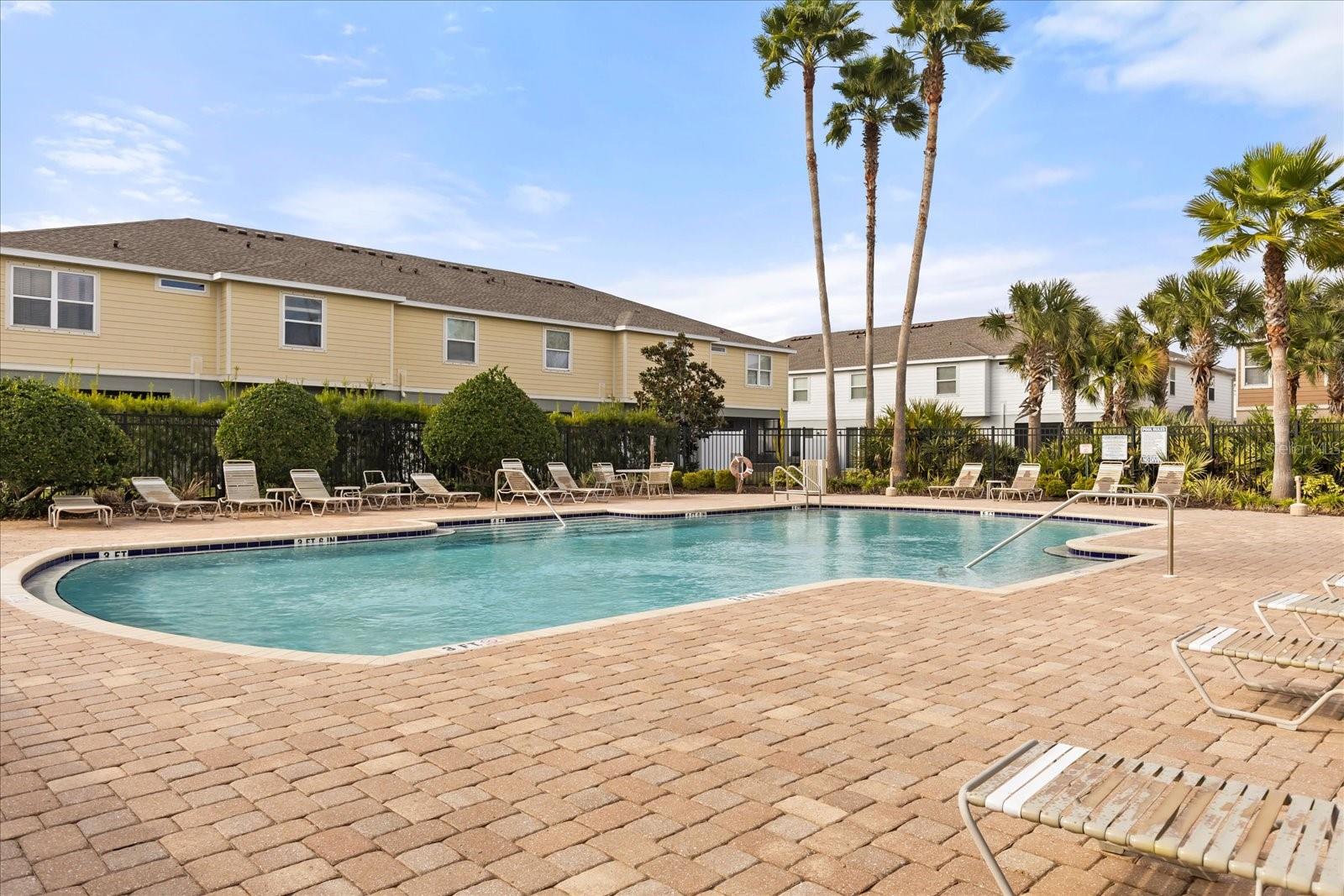 4909 WHITE SANDERLING CT