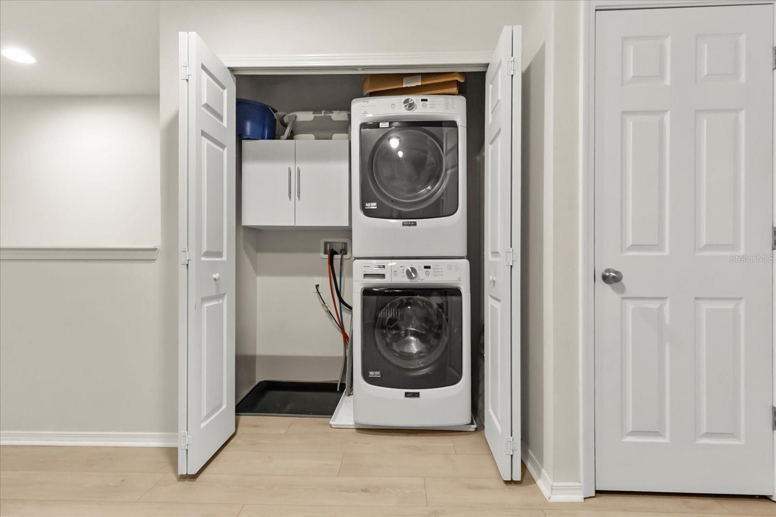 4909 WHITE SANDERLING CT