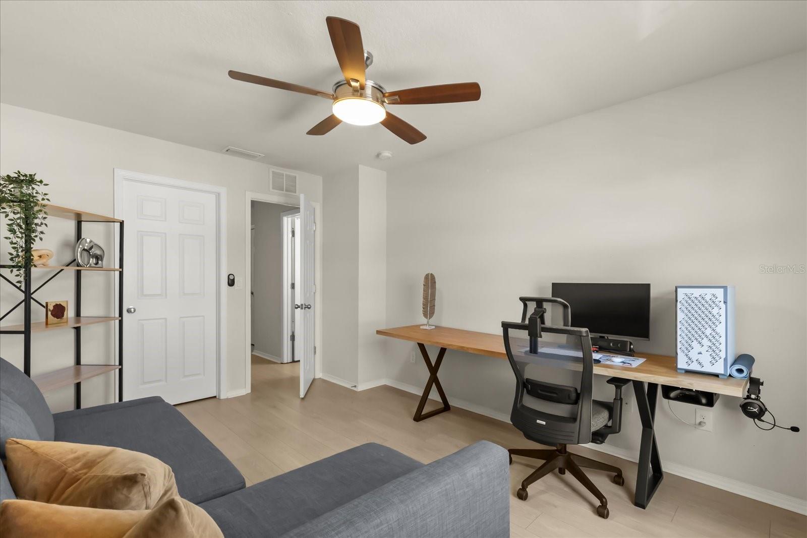 4909 WHITE SANDERLING CT