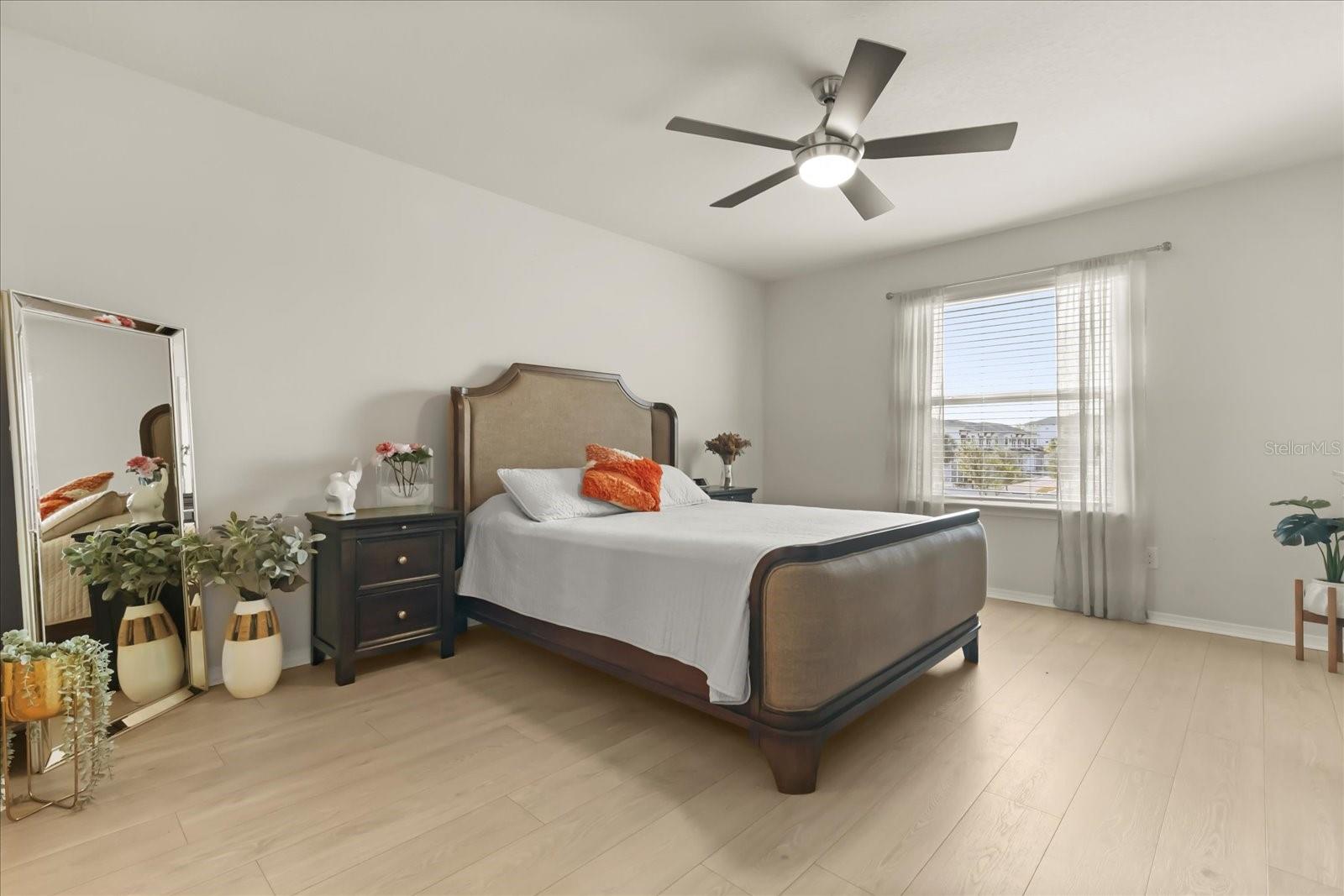 4909 WHITE SANDERLING CT