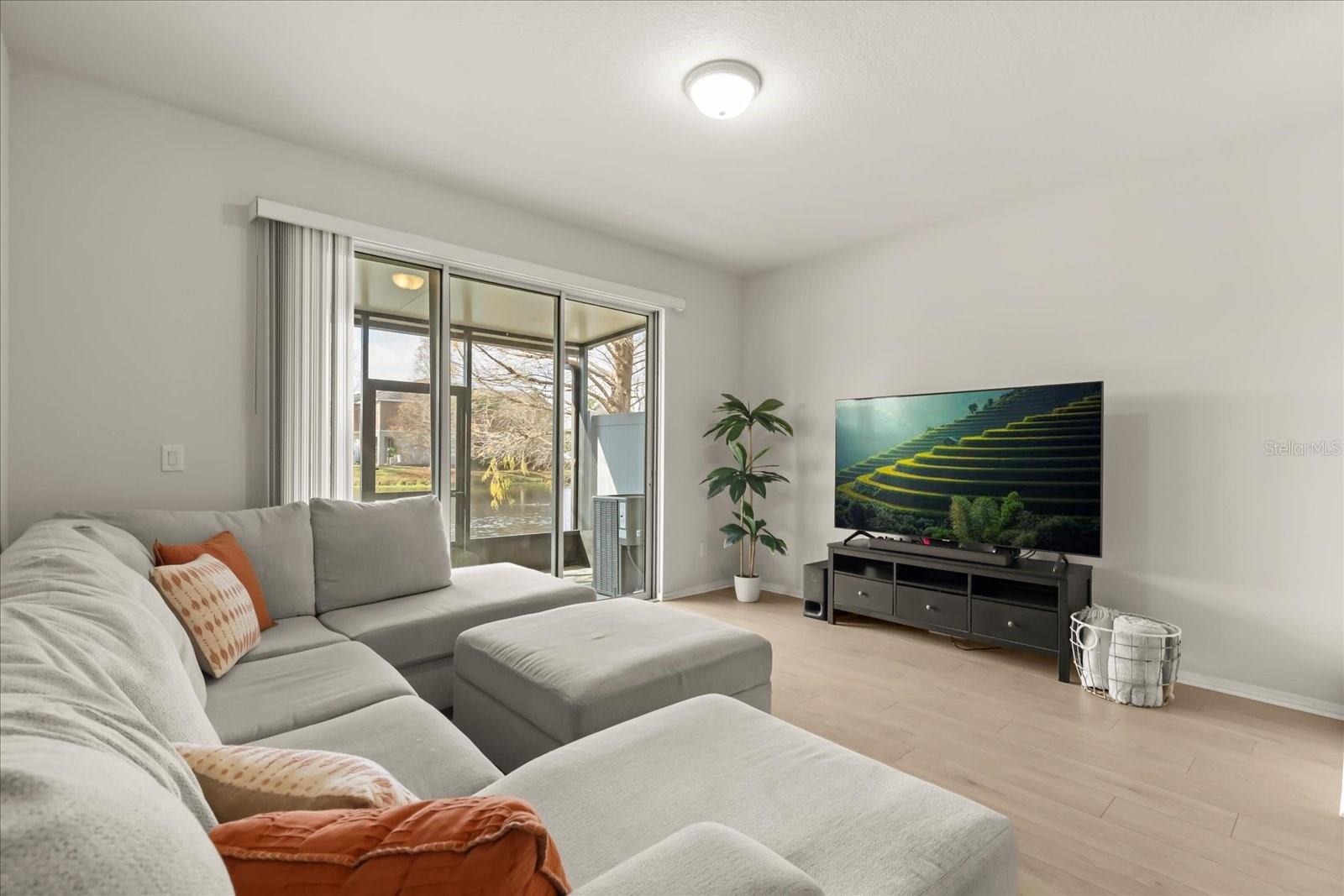 4909 WHITE SANDERLING CT