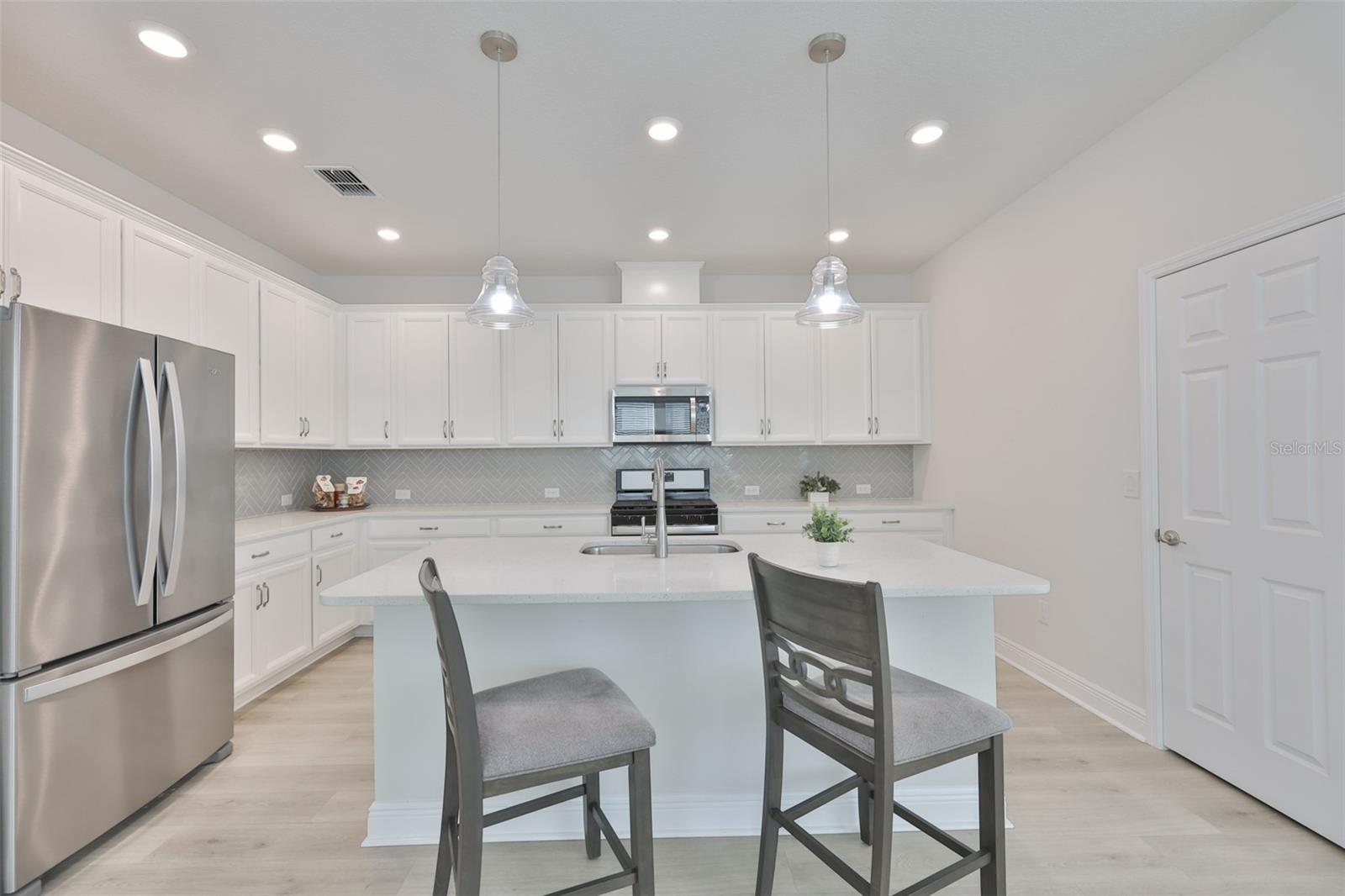 13908 KINGFISHER GLEN DR